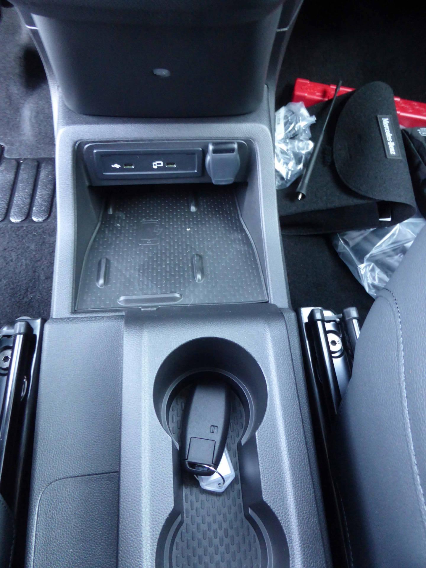 MERCEDES-BENZ Premium Plus Van S - 13