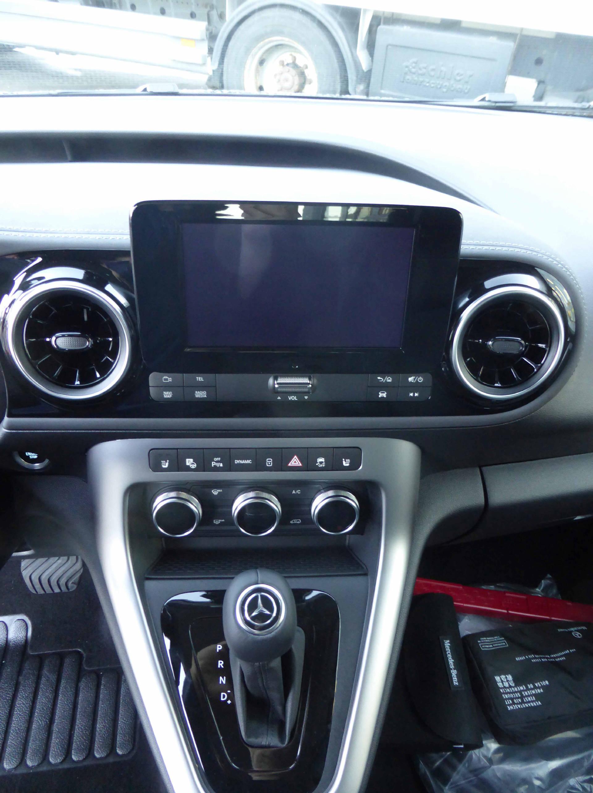 MERCEDES-BENZ Premium Plus Van S - 11