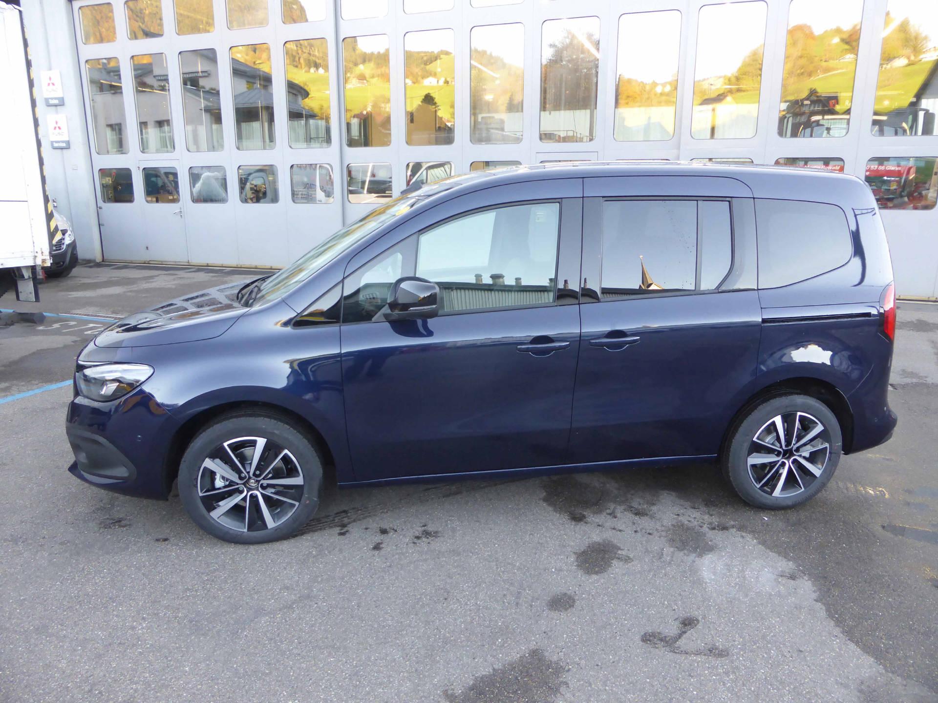 MERCEDES-BENZ Premium Plus Van S - 2