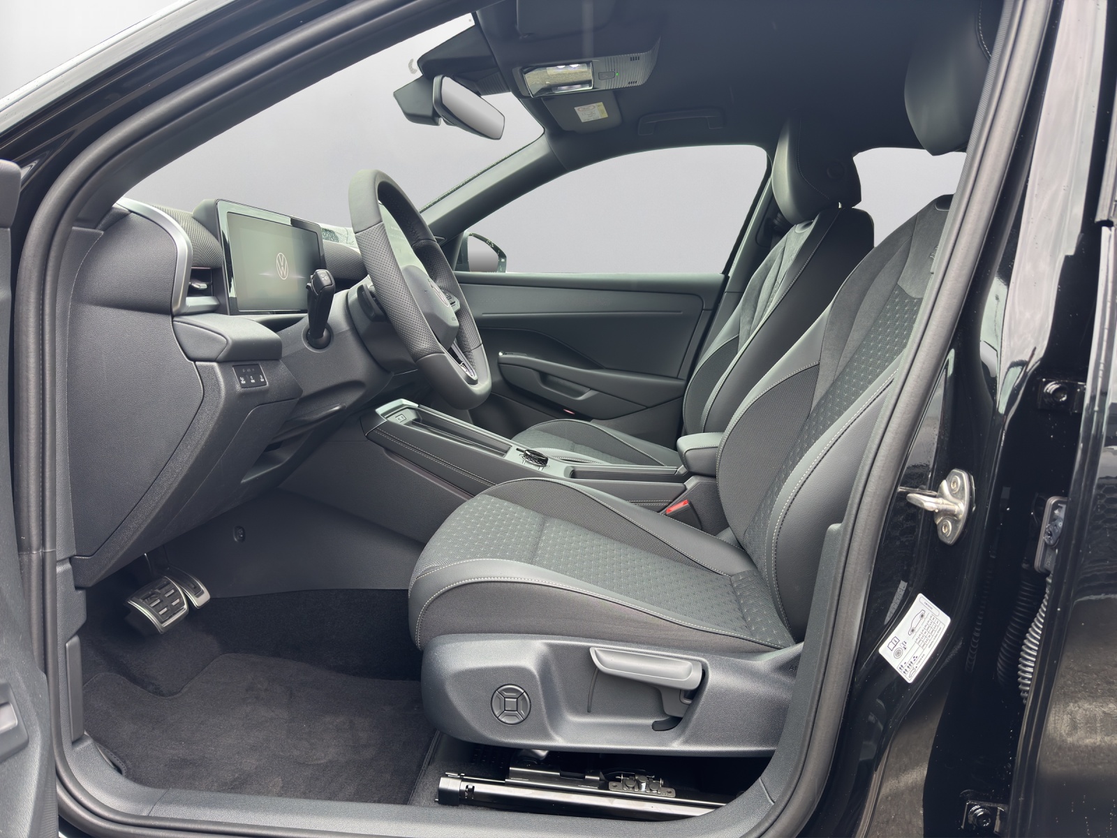 VW T-Roc 1.5 eTSI mHEV R-Line DSG - 10