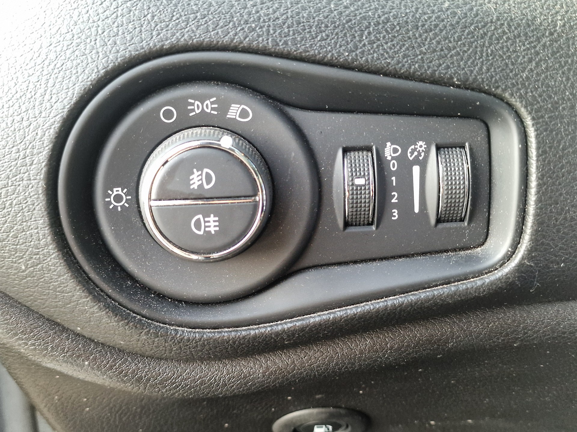 JEEP Renegade 1.3 T PHEV Limited AWD AHK 8xberei 24Mt Gara - 18