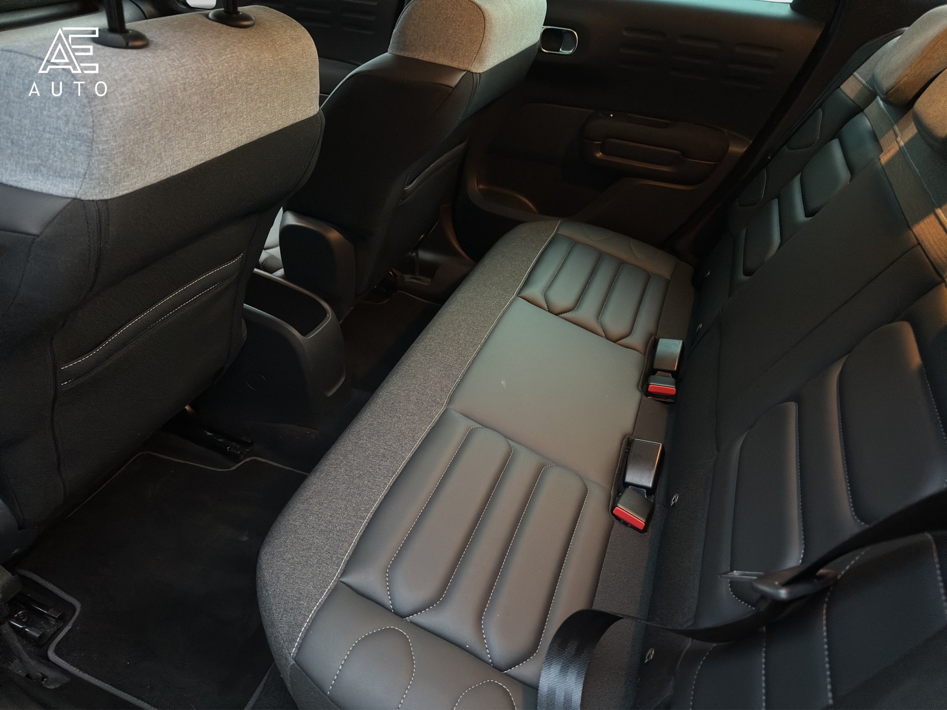 CITROEN C3 Aircross 1.2i PureTech Swiss Edition - 10
