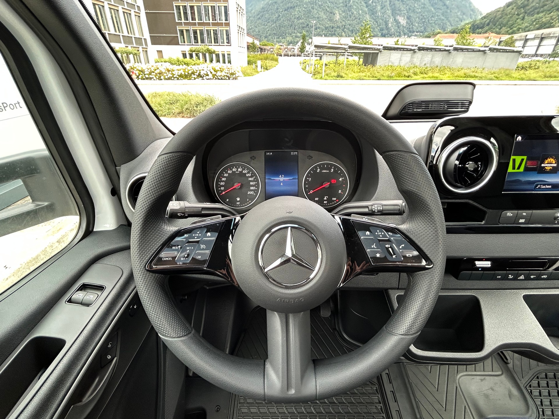 MERCEDES-BENZ Sprinter 317 CDI BASE CH Standard - 9