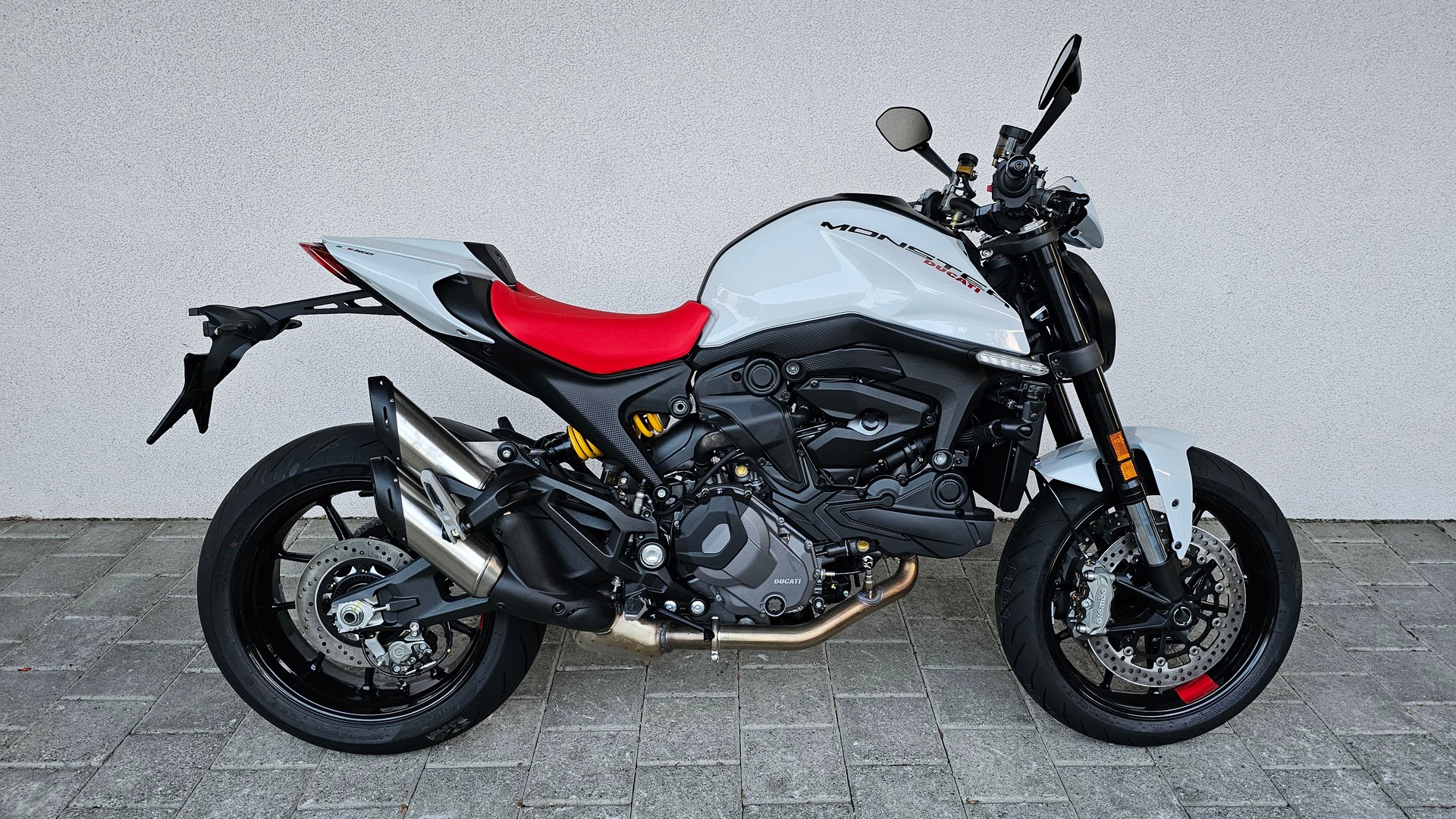 DUCATI Monster + 937
