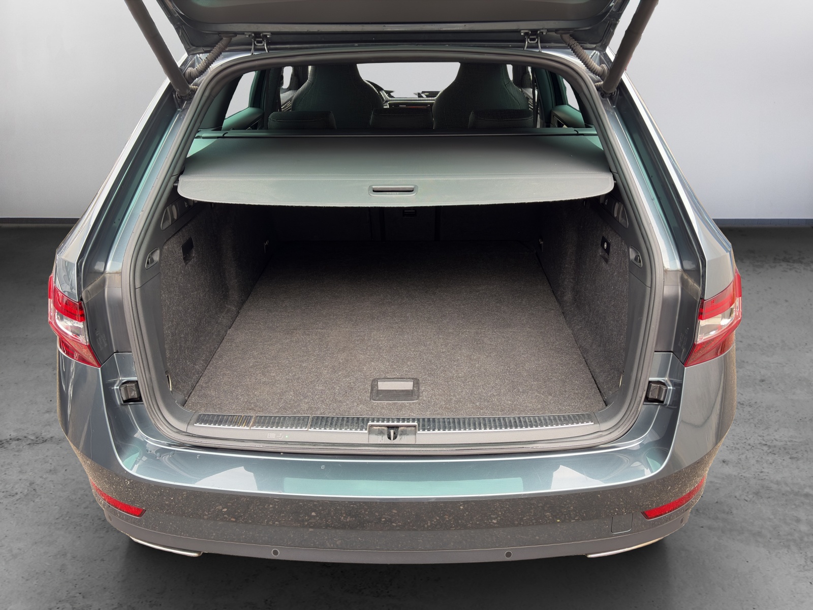 SKODA Superb Combi 2.0 TSI SportLine+ DSG 4x4 - 12