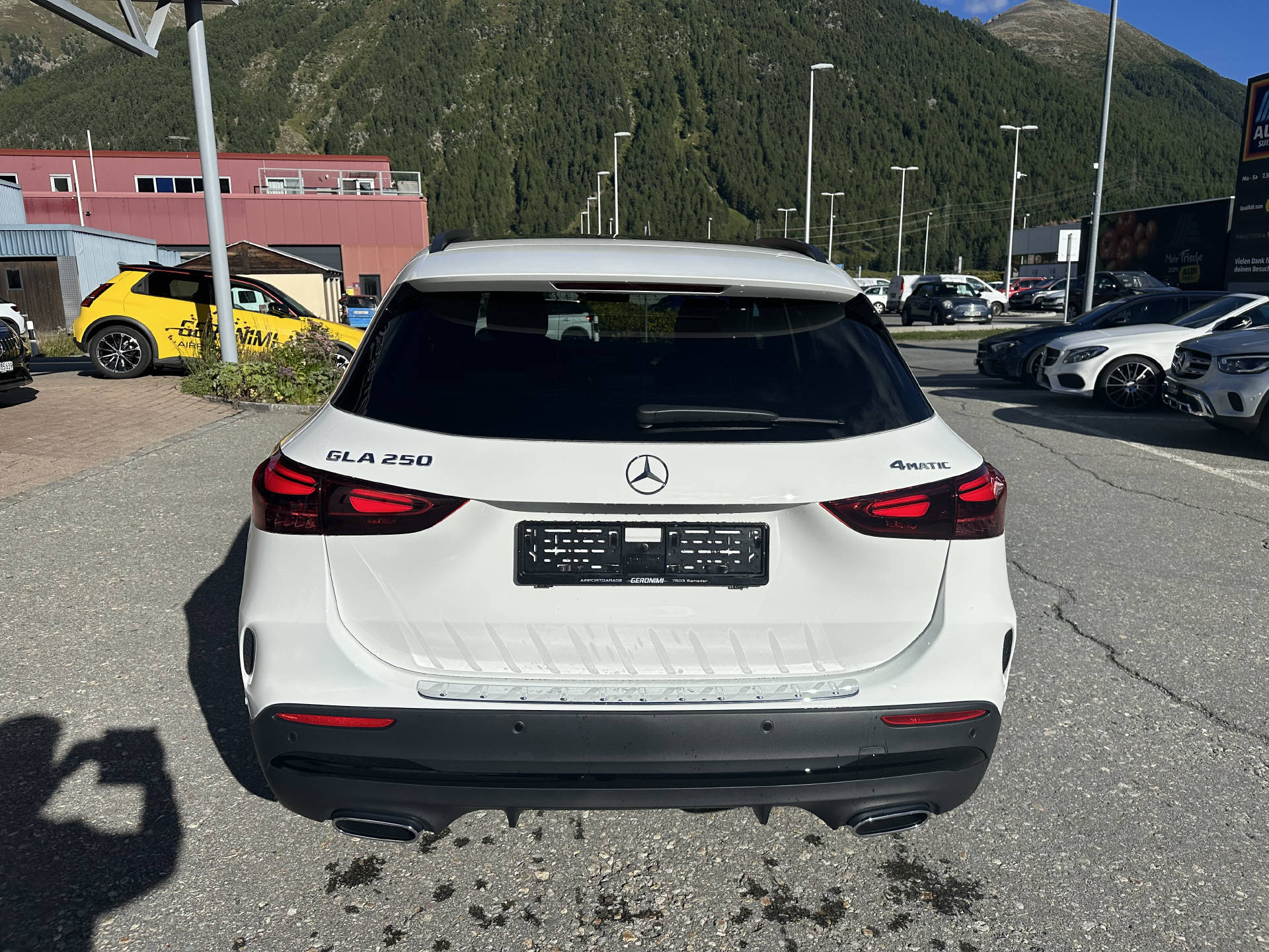 MERCEDES-BENZ GLA 250 Swiss Star AMG Line 4matic - 8