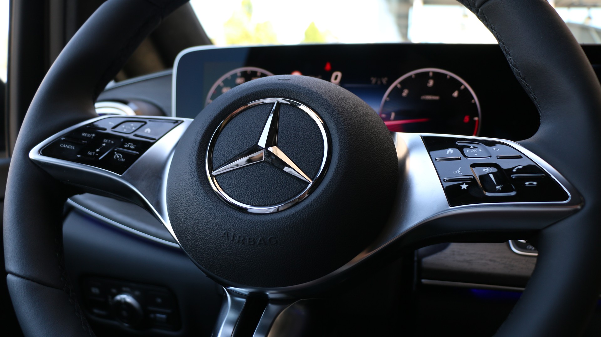 MERCEDES-BENZ V 300 d EXCLUSIVE Swiss Edition - 16