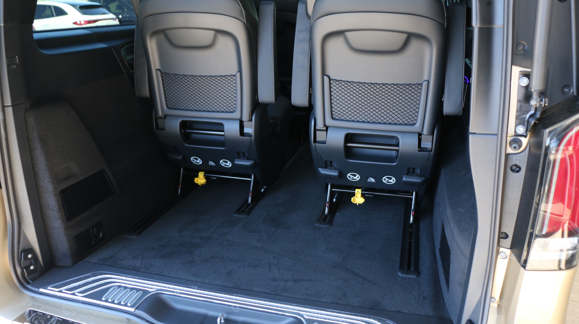 MERCEDES-BENZ V 300 d EXCLUSIVE Swiss Edition - 15