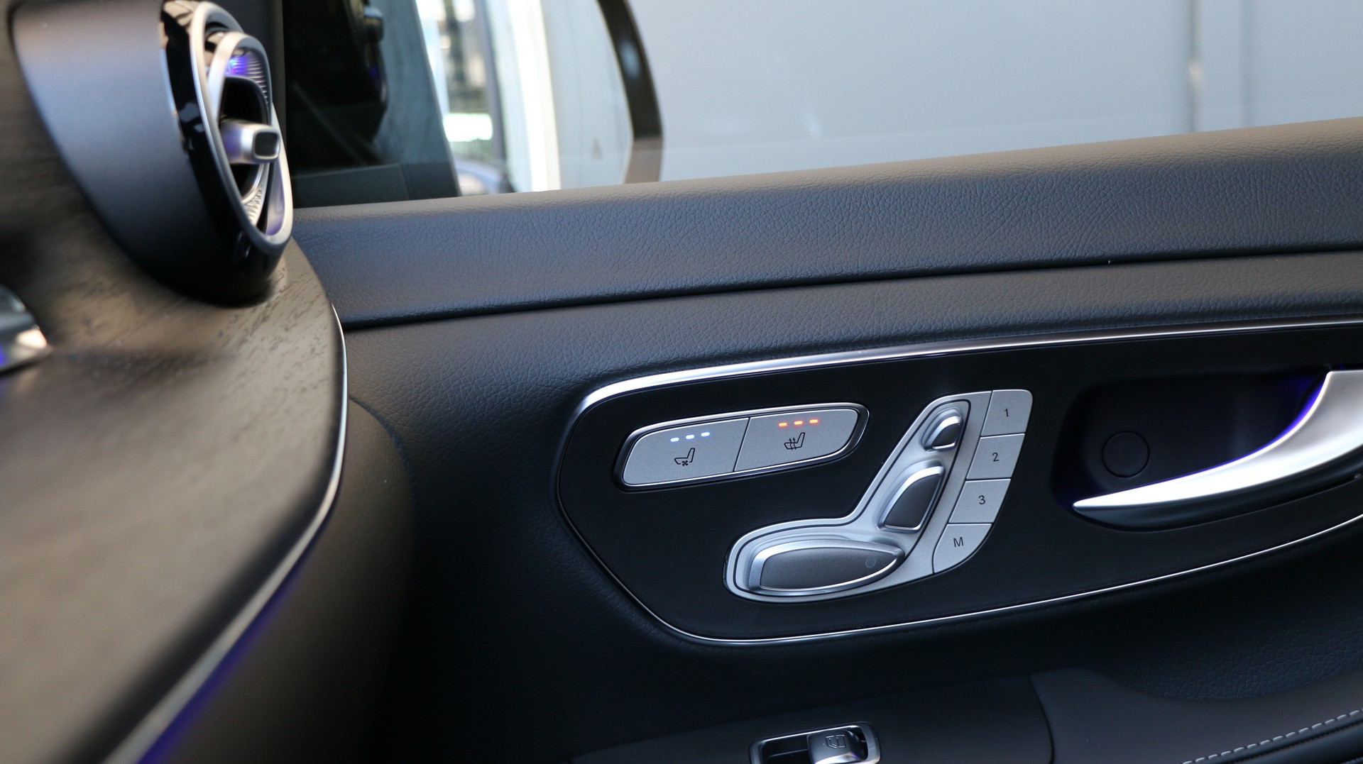 MERCEDES-BENZ V 300 d EXCLUSIVE Swiss Edition - 17