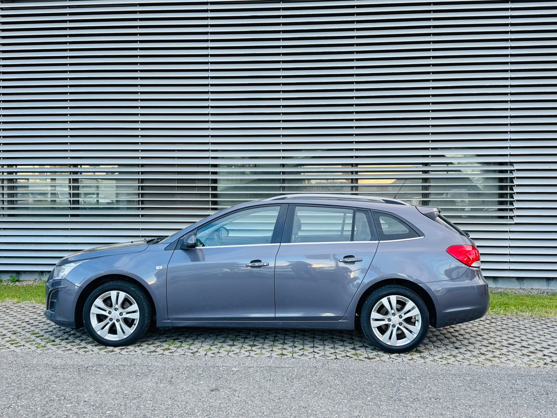 CHEVROLET Cruze Station Wagon 1.7 VCDi LTZ - 6