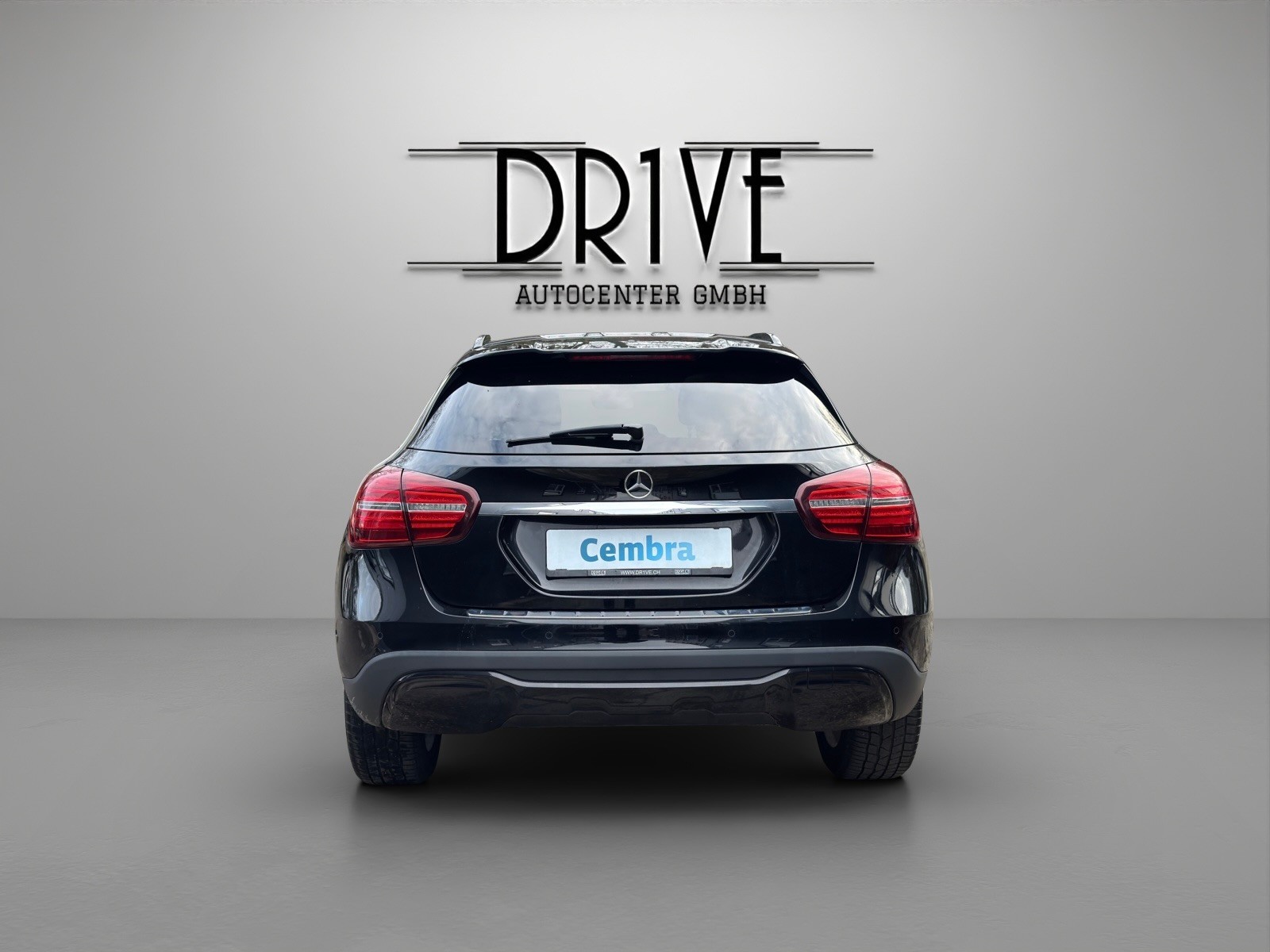 MERCEDES-BENZ GLA 200 d Swiss Star Edition Style 4Matic 7G-DCT - 6