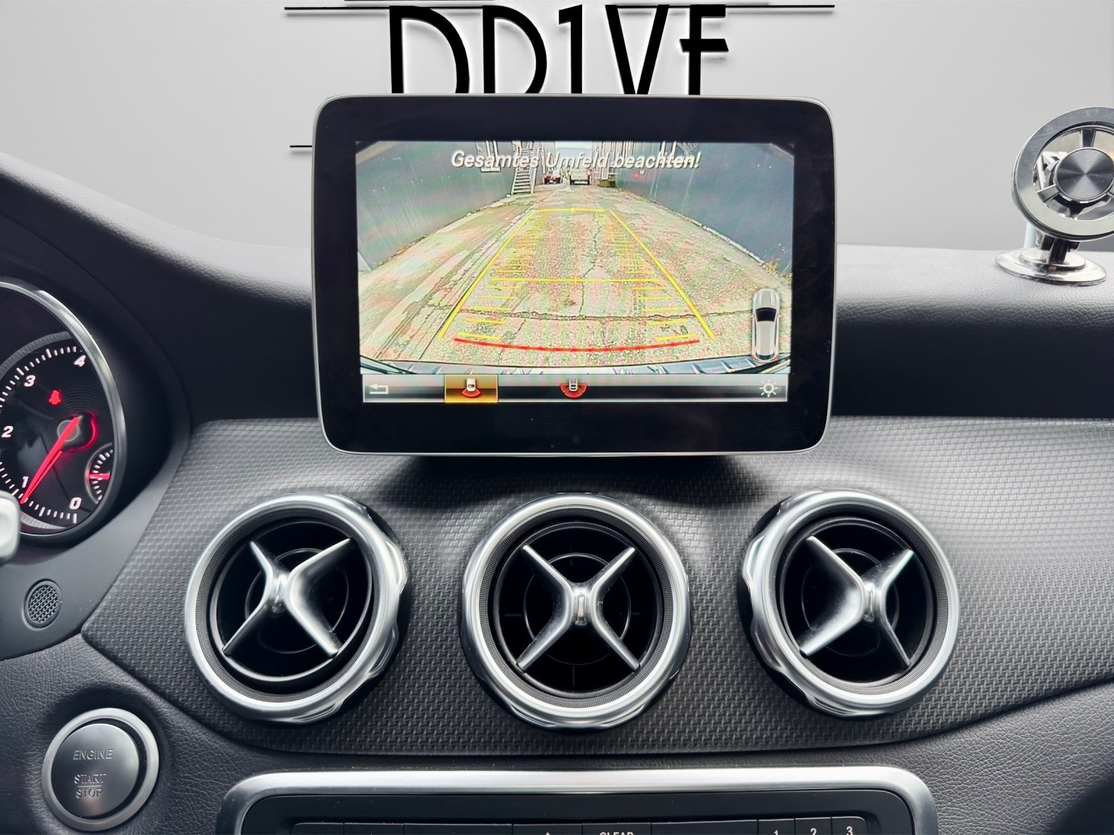 MERCEDES-BENZ GLA 200 d Swiss Star Edition Style 4Matic 7G-DCT - 15