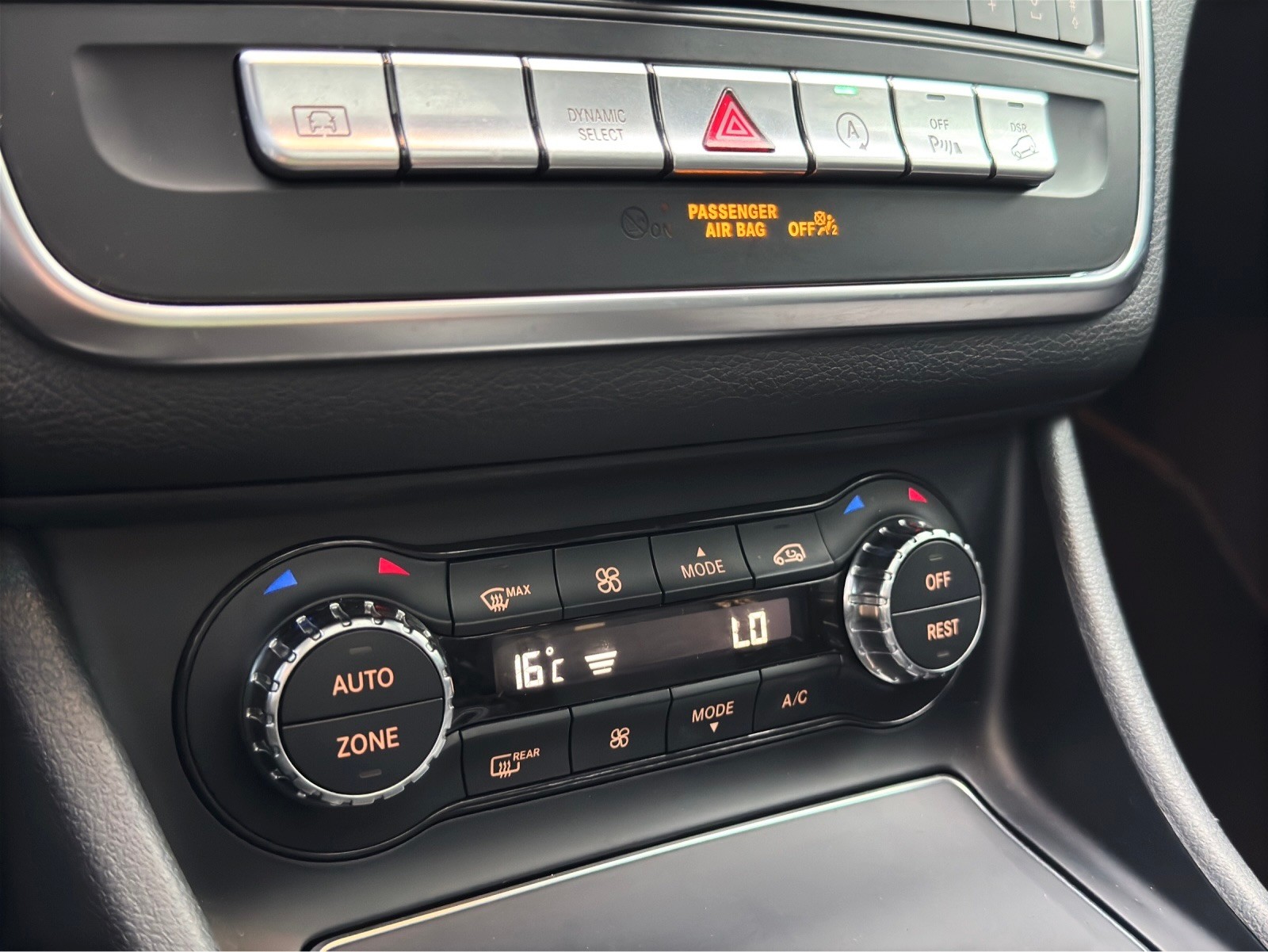 MERCEDES-BENZ GLA 200 d Swiss Star Edition Style 4Matic 7G-DCT - 18