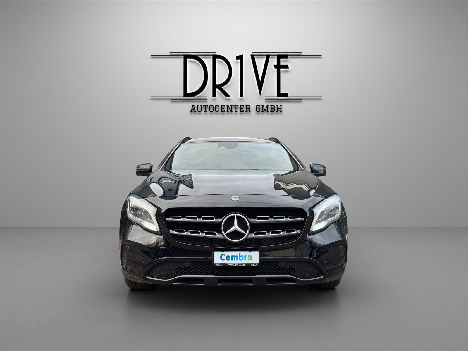MERCEDES-BENZ GLA 200 d Swiss Star Edition Style 4Matic 7G-DCT - 2