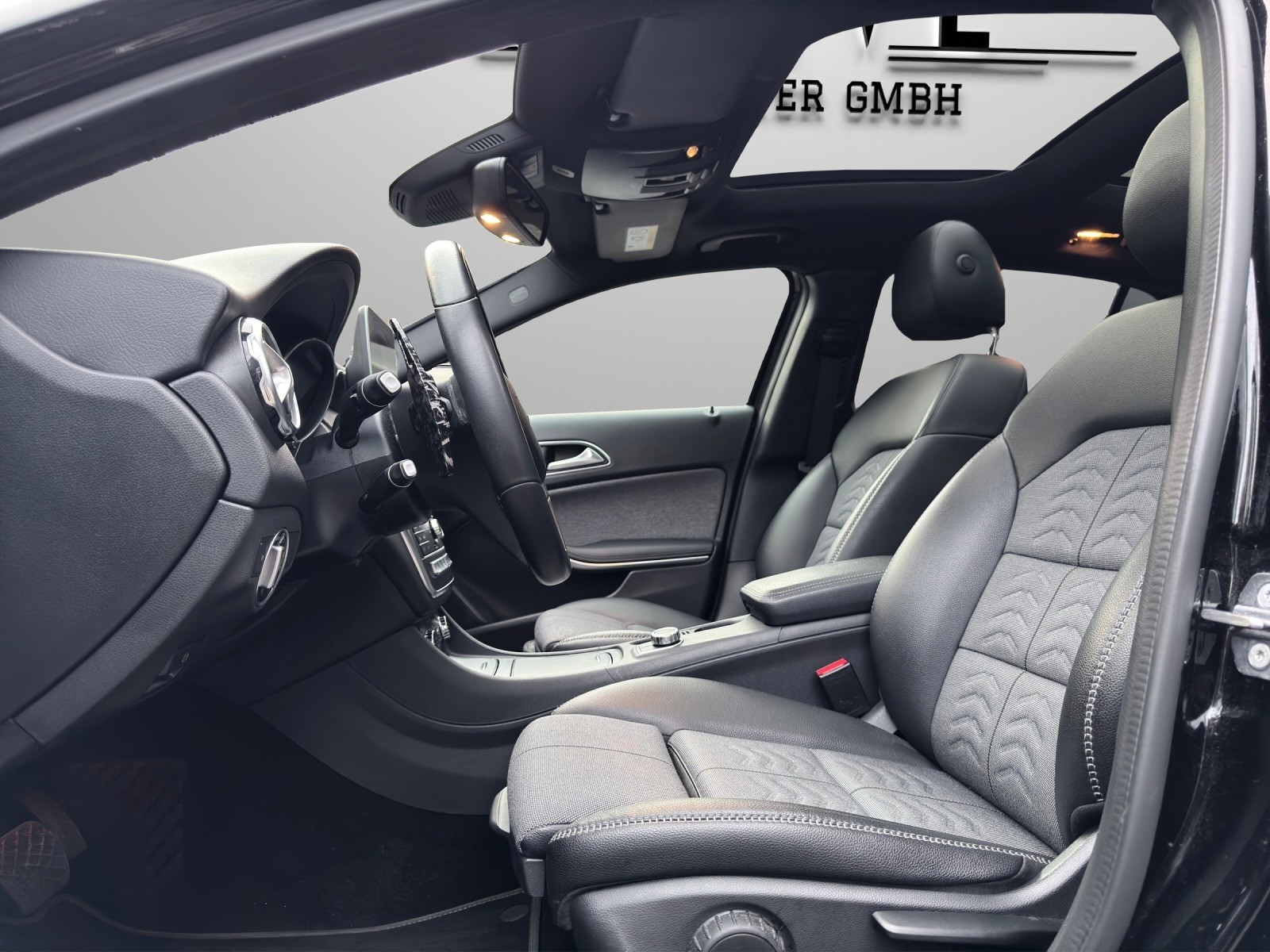 MERCEDES-BENZ GLA 200 d Swiss Star Edition Style 4Matic 7G-DCT - 8