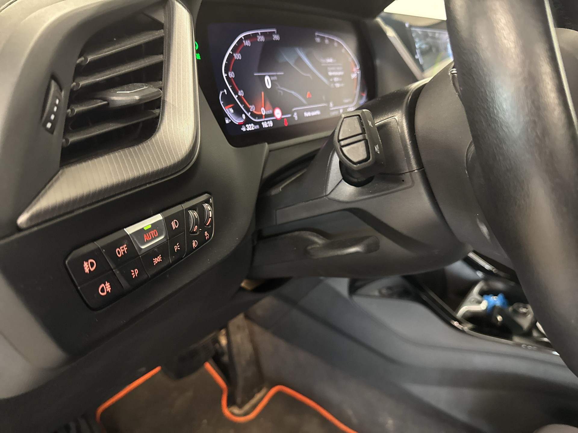 BMW 118i Sport Line Steptronic - 19