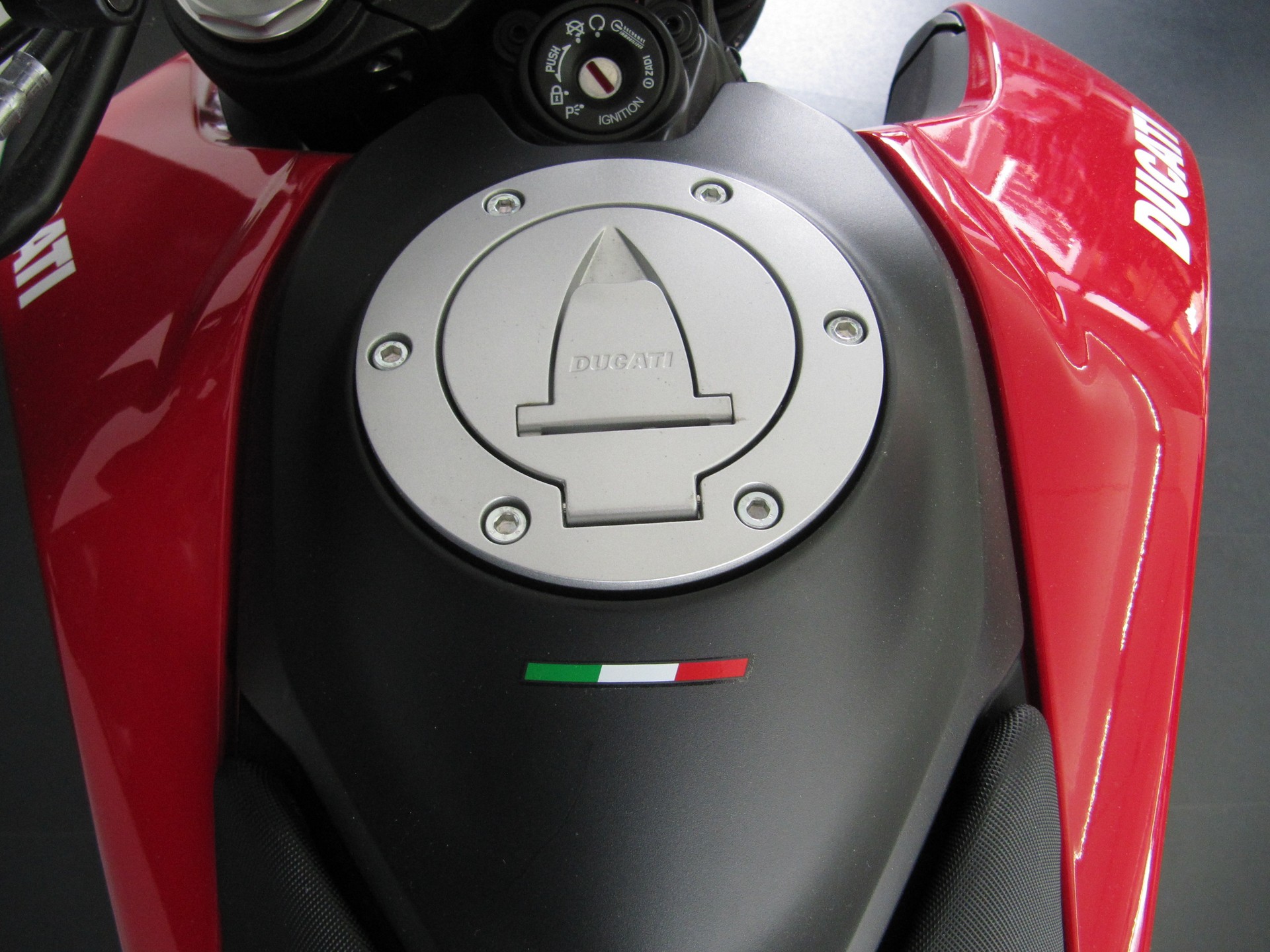 DUCATI Hypermotard 950 - 7