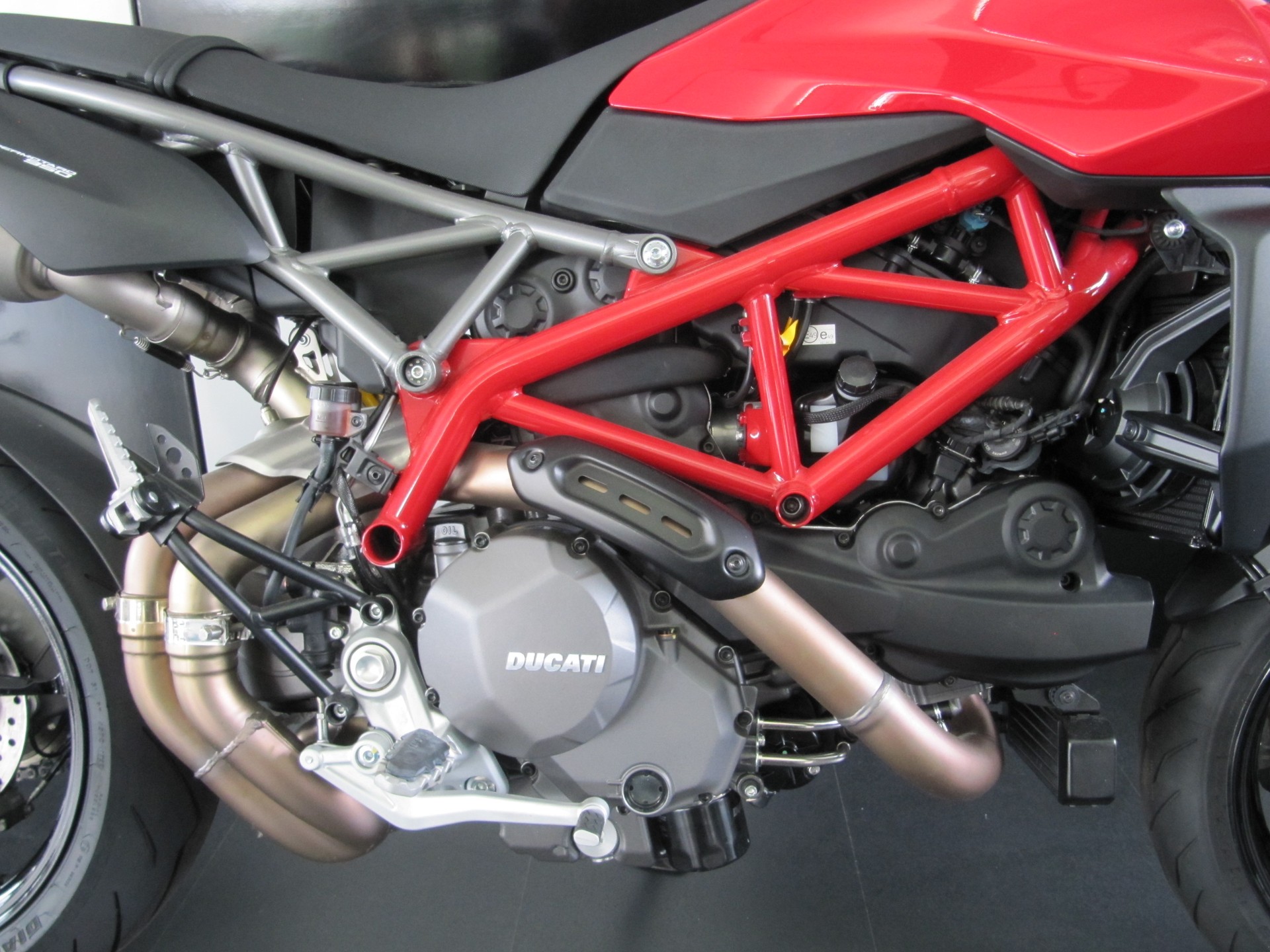 DUCATI Hypermotard 950 - 3