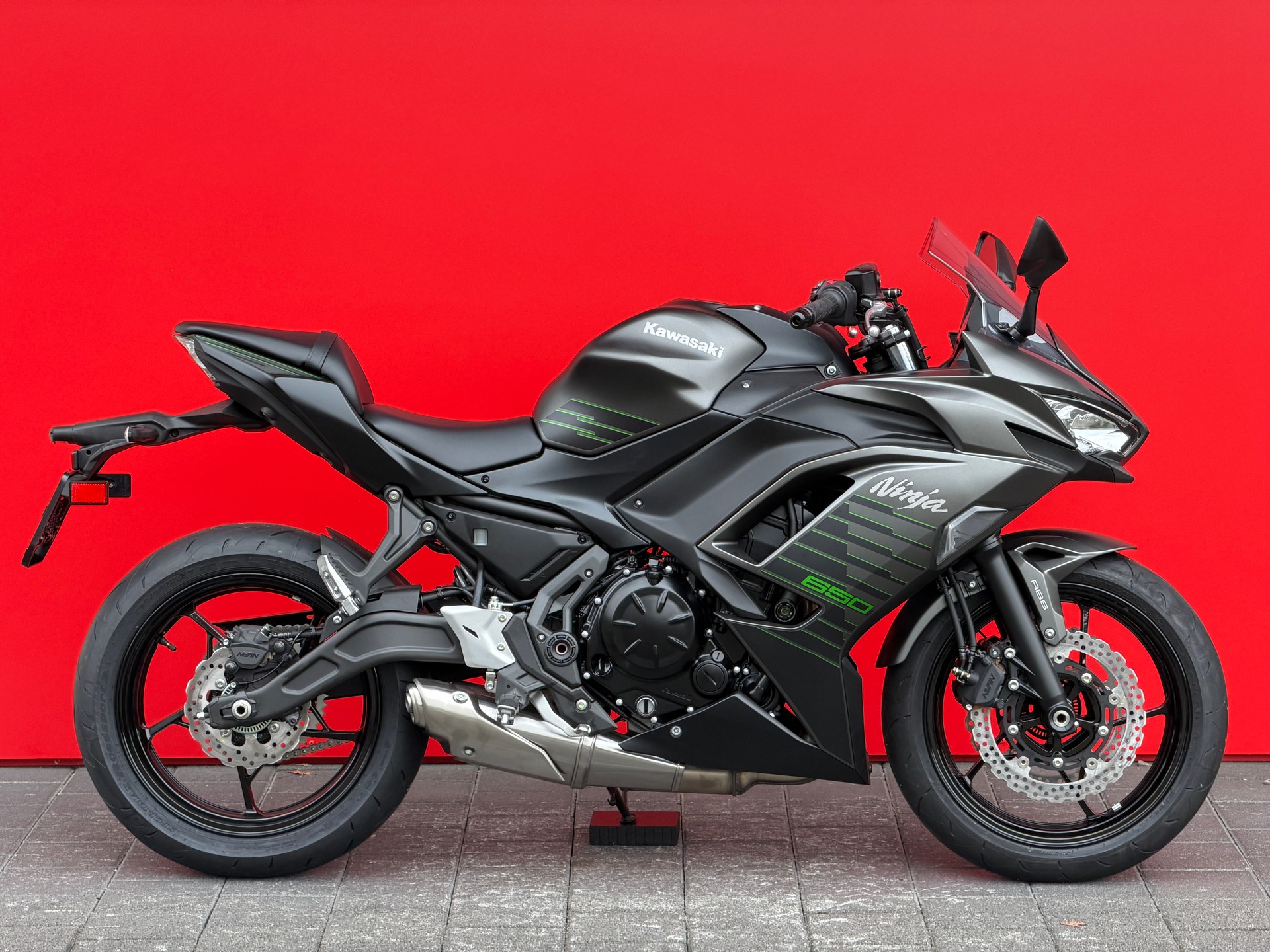 KAWASAKI Ninja 650 - 1