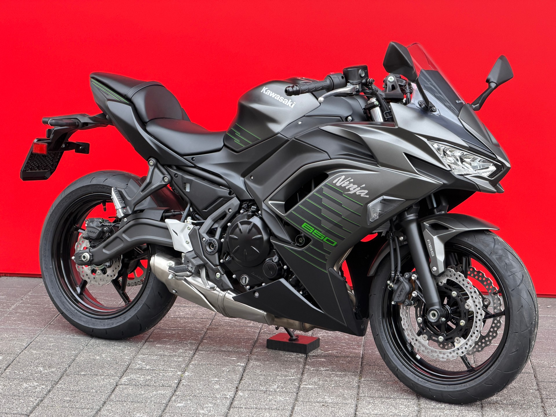 KAWASAKI Ninja 650 - 12
