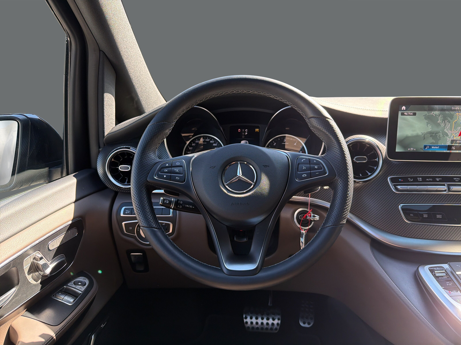 MERCEDES-BENZ V 300 d Swiss Edition AMG-Line L 4M - 10