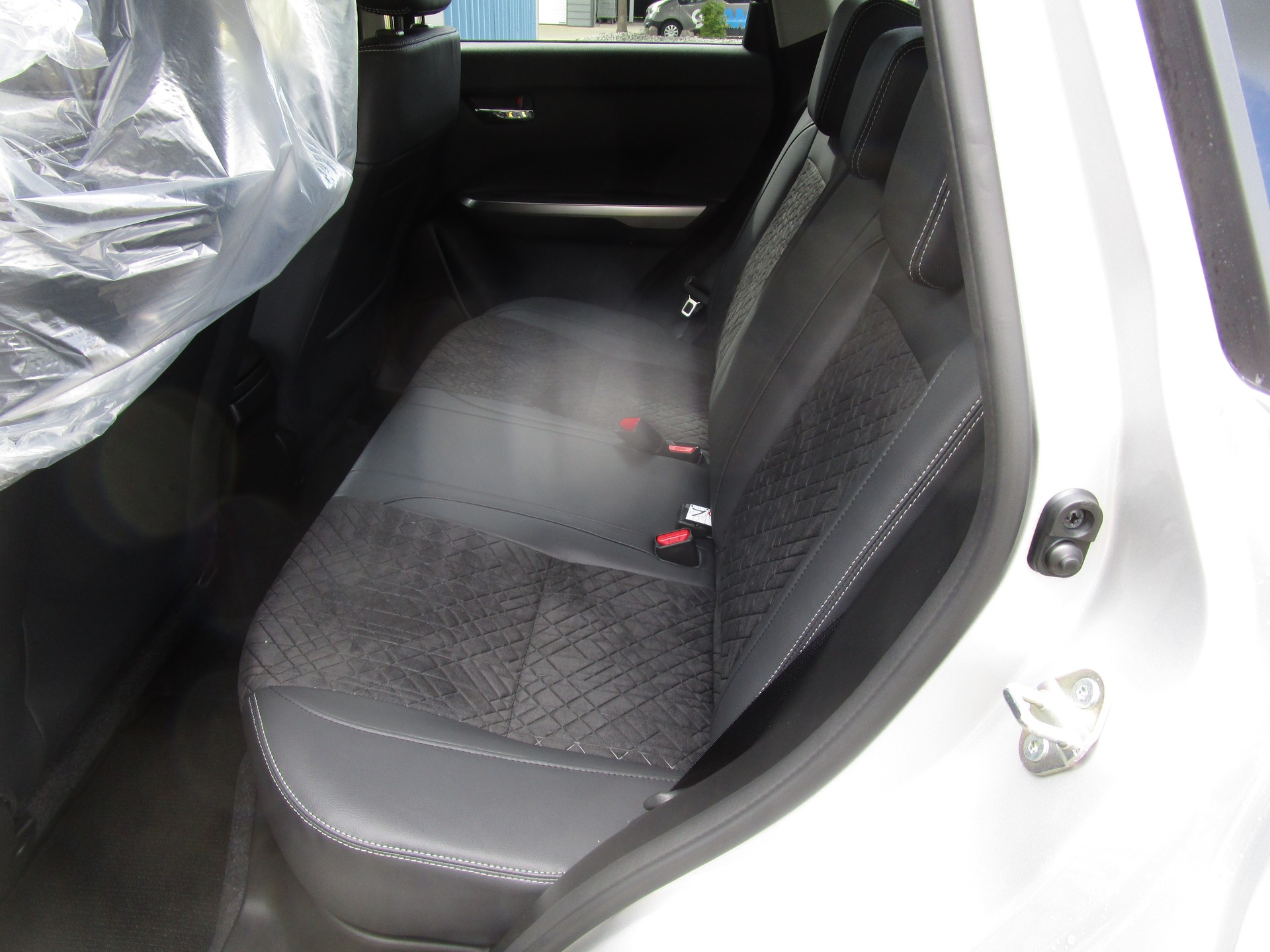 SUZUKI Vitara 1.4 Boosterjet Compact Top 4x4 Hybrid Automatic - 8