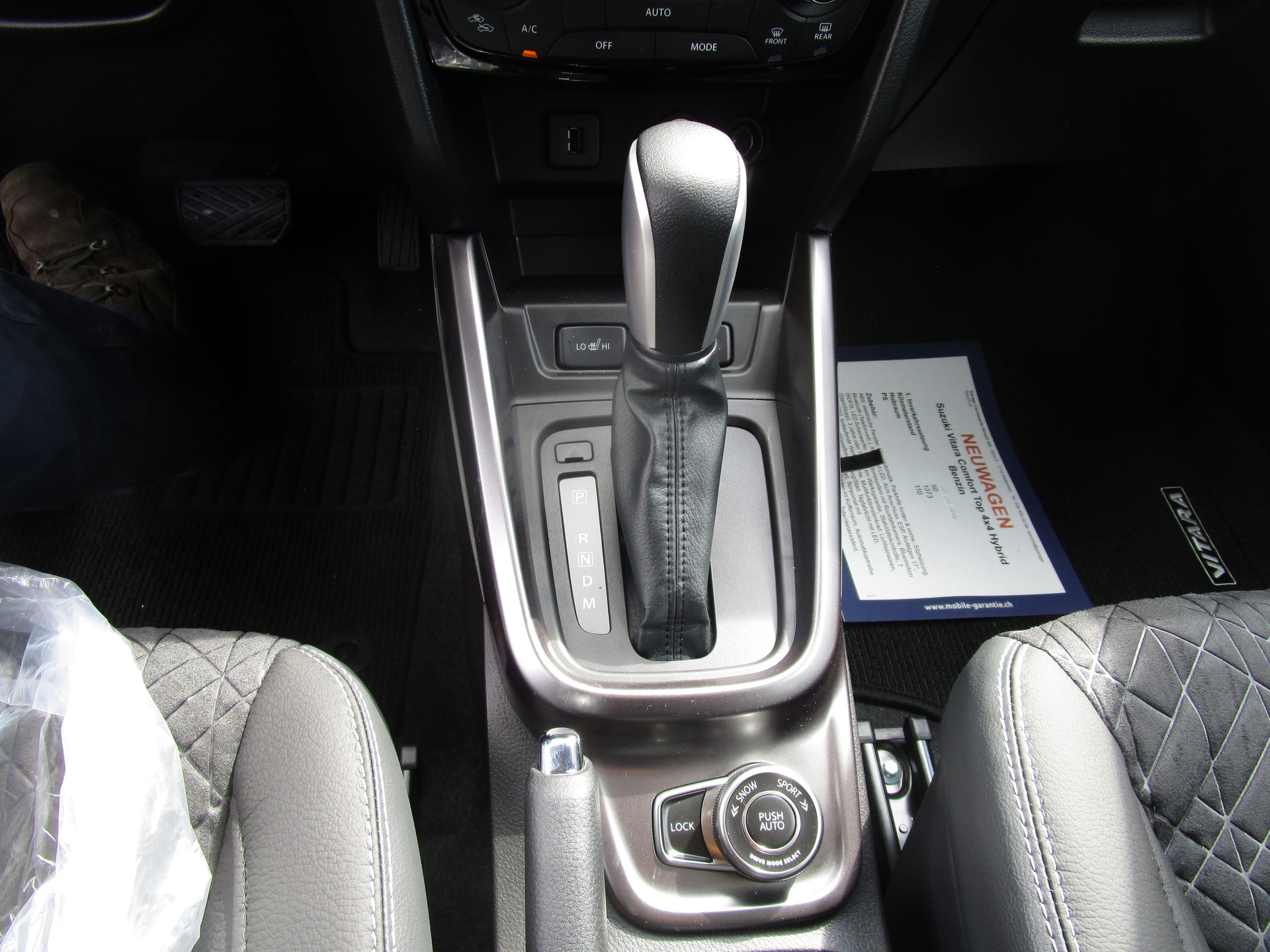 SUZUKI Vitara 1.4 Boosterjet Compact Top 4x4 Hybrid Automatic - 12
