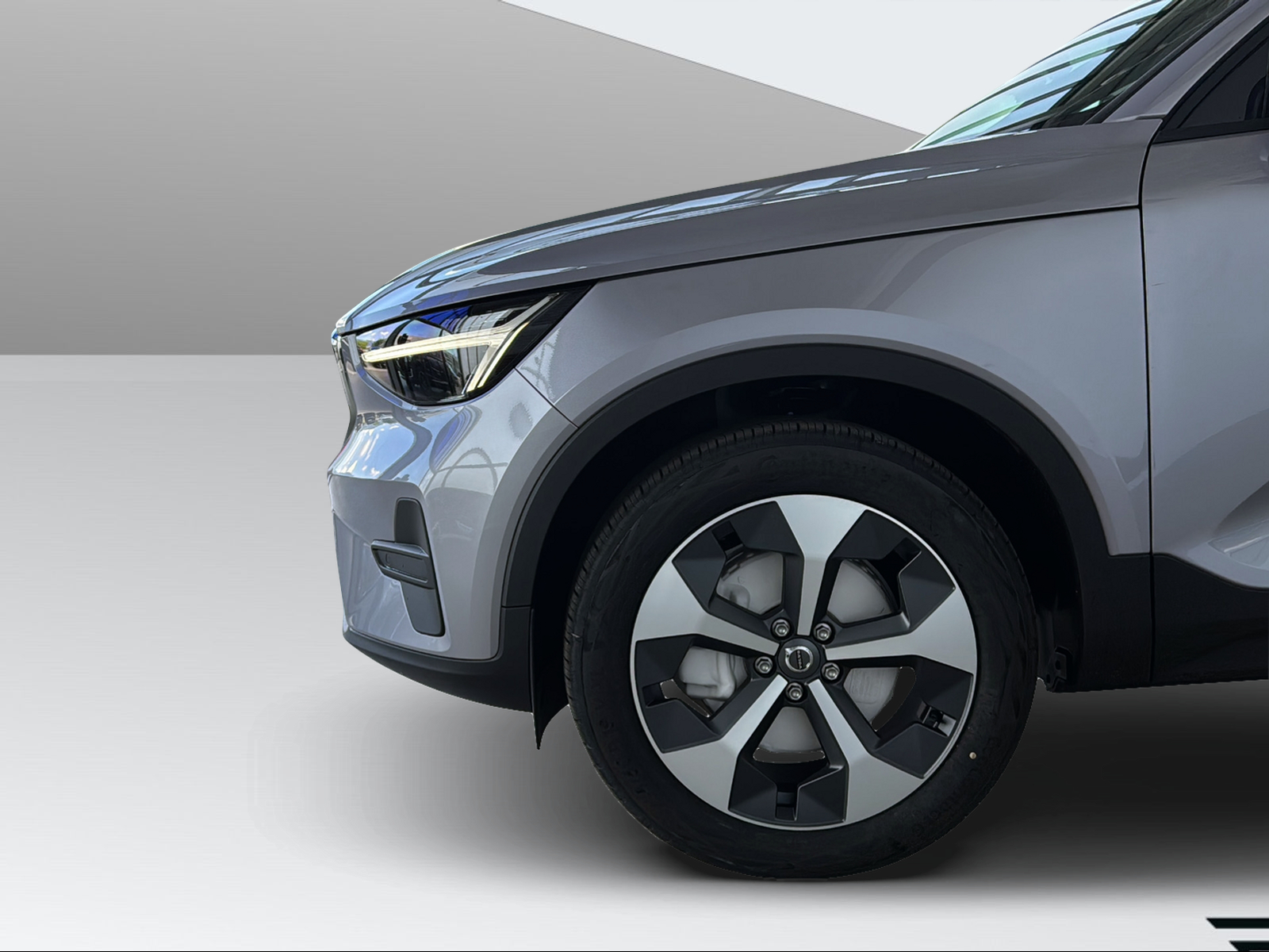 VOLVO XC40 B3 Benzin Mild Hybrid Xcite DCT - 8