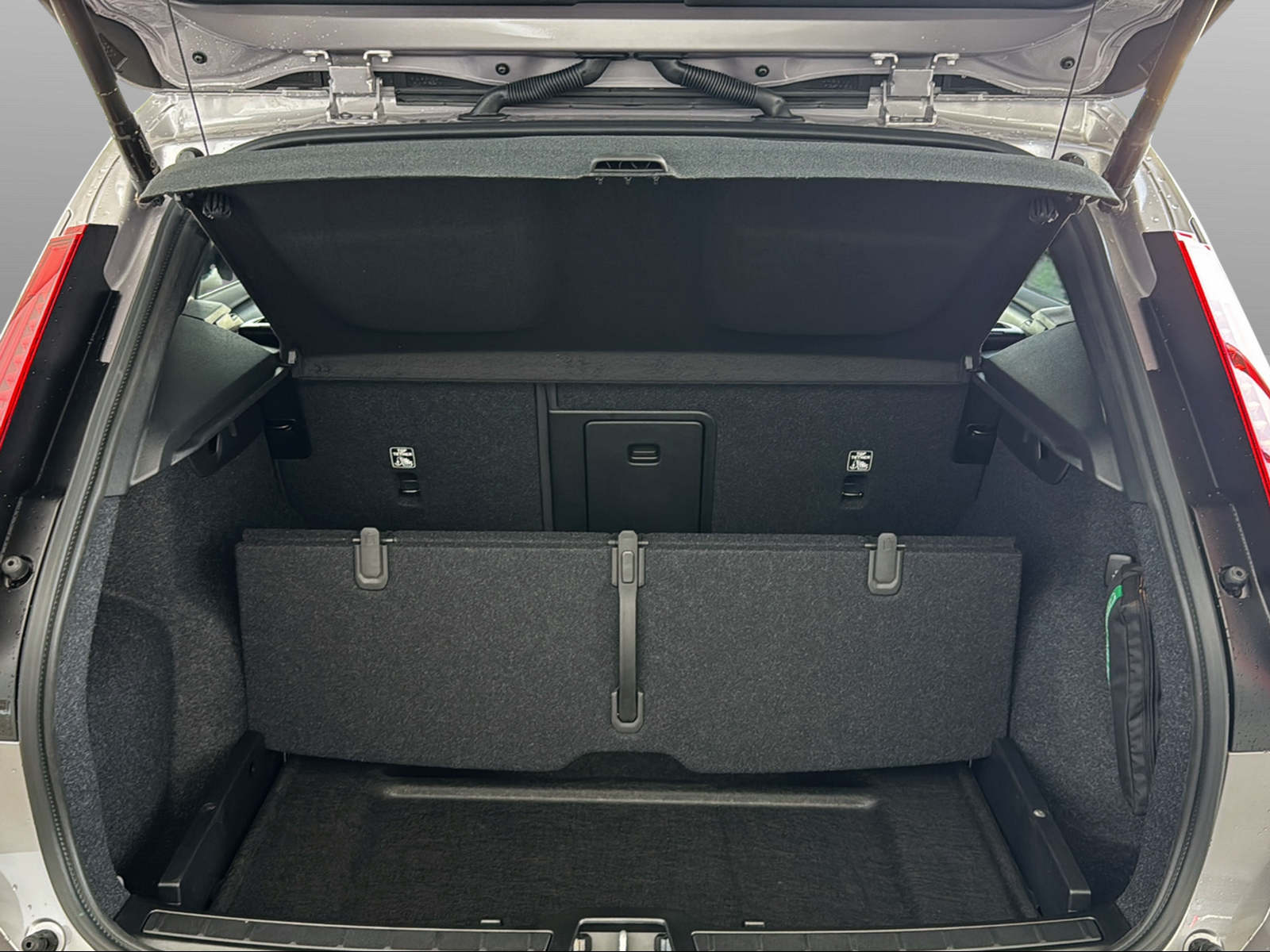 VOLVO XC40 B3 Benzin Mild Hybrid Xcite DCT - 10