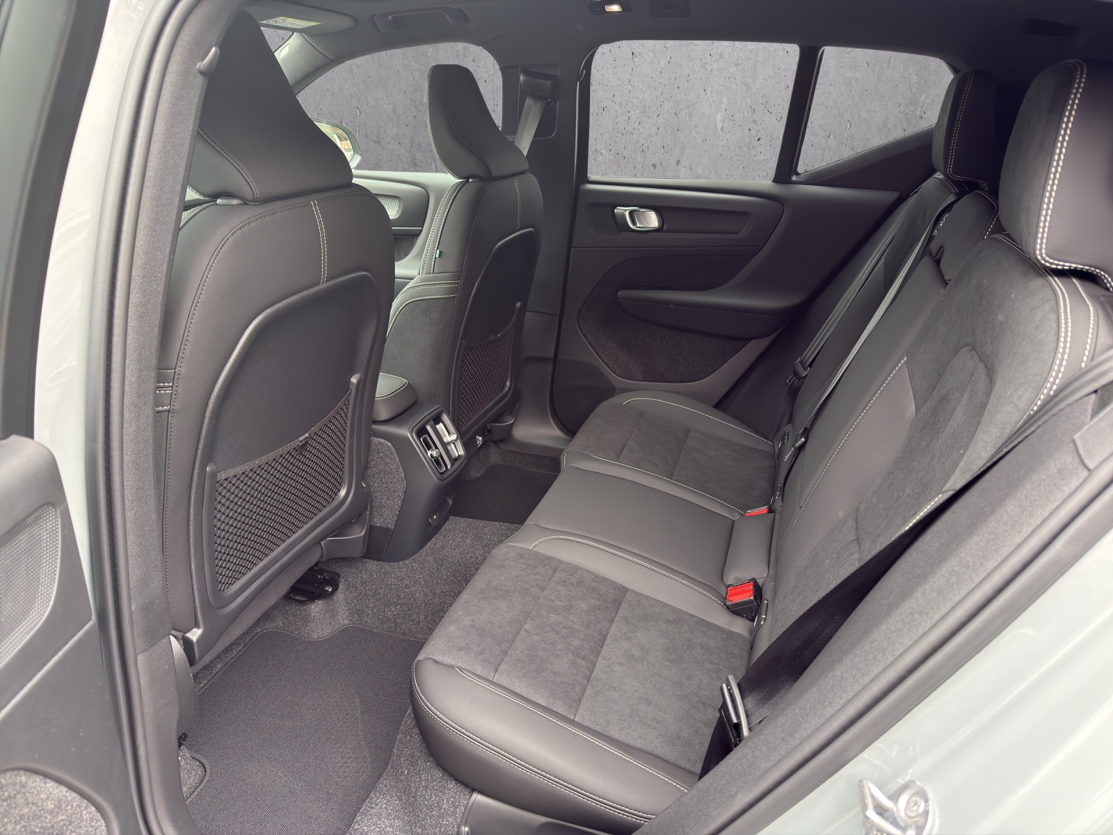 VOLVO EX40 82kWh Twin Motor AWD Ultra - 14