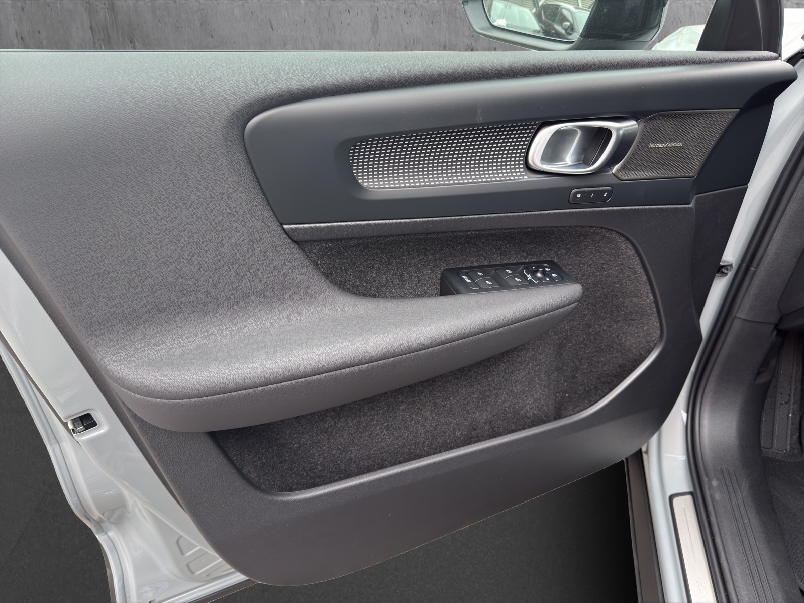 VOLVO EX40 82kWh Twin Motor AWD Ultra - 13