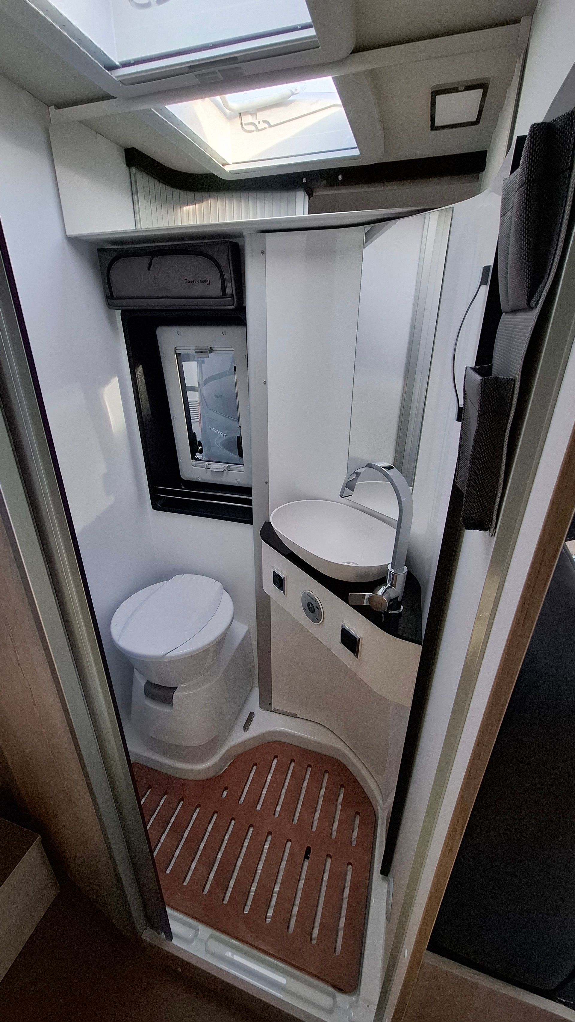 PÖSSL Summit 600 Plus Automatique 4 places (Chauffage diesel, Régulateur de vitesse adaptatif) - 8