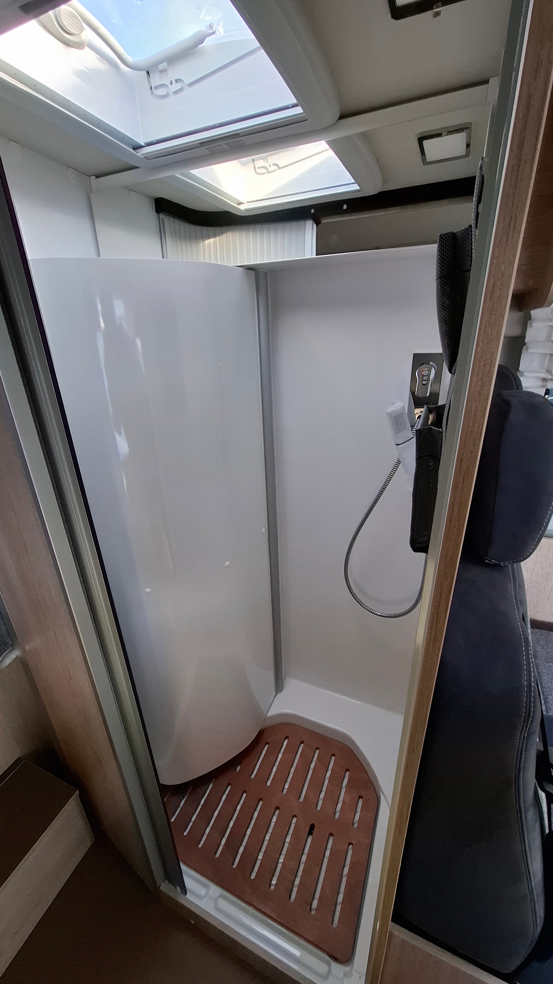 PÖSSL Summit 600 Plus Automatique 4 places (Chauffage diesel, Régulateur de vitesse adaptatif) - 9