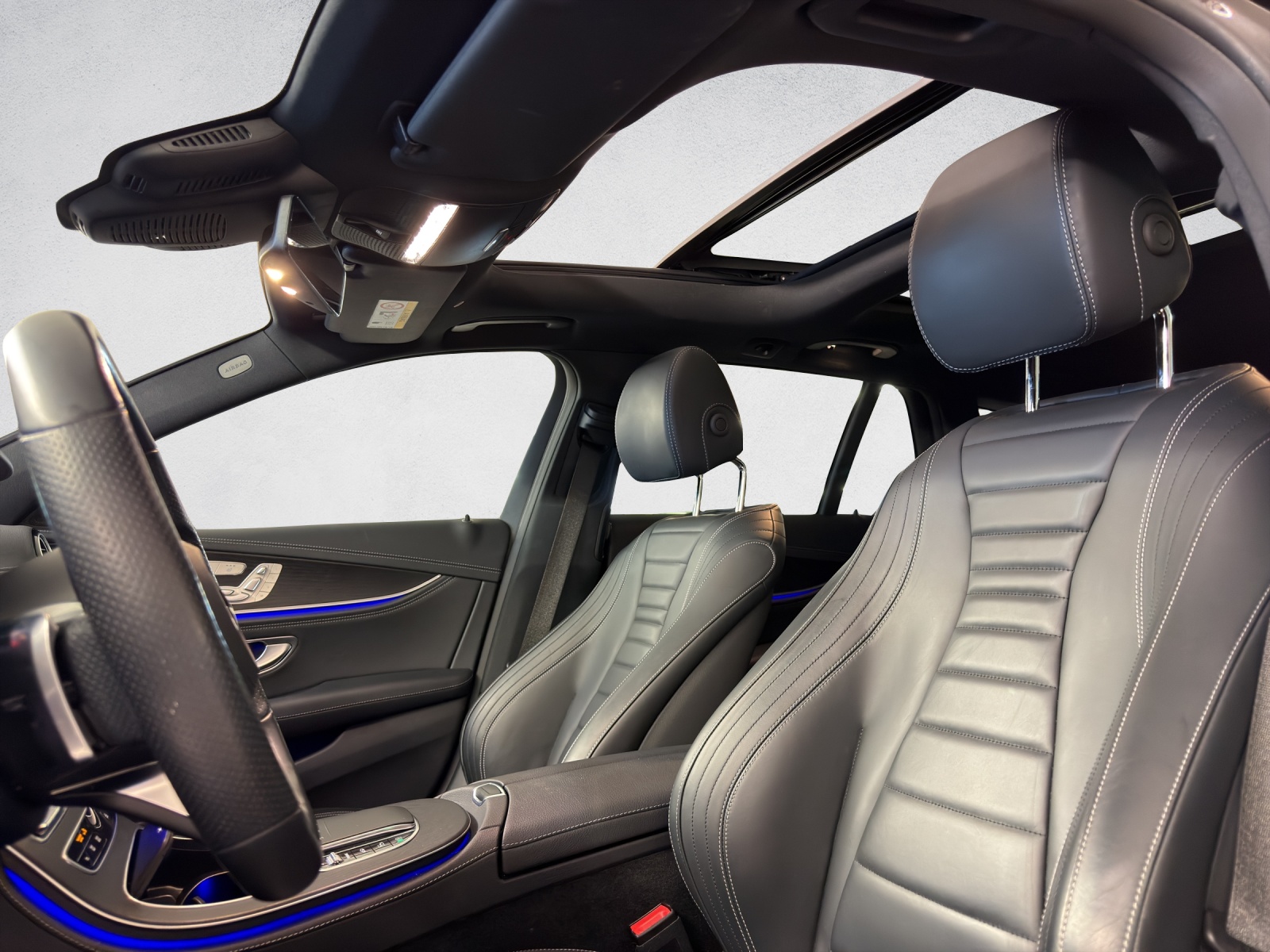 MERCEDES-BENZ E 220 d T 4M AMG Line Swiss Star - 12