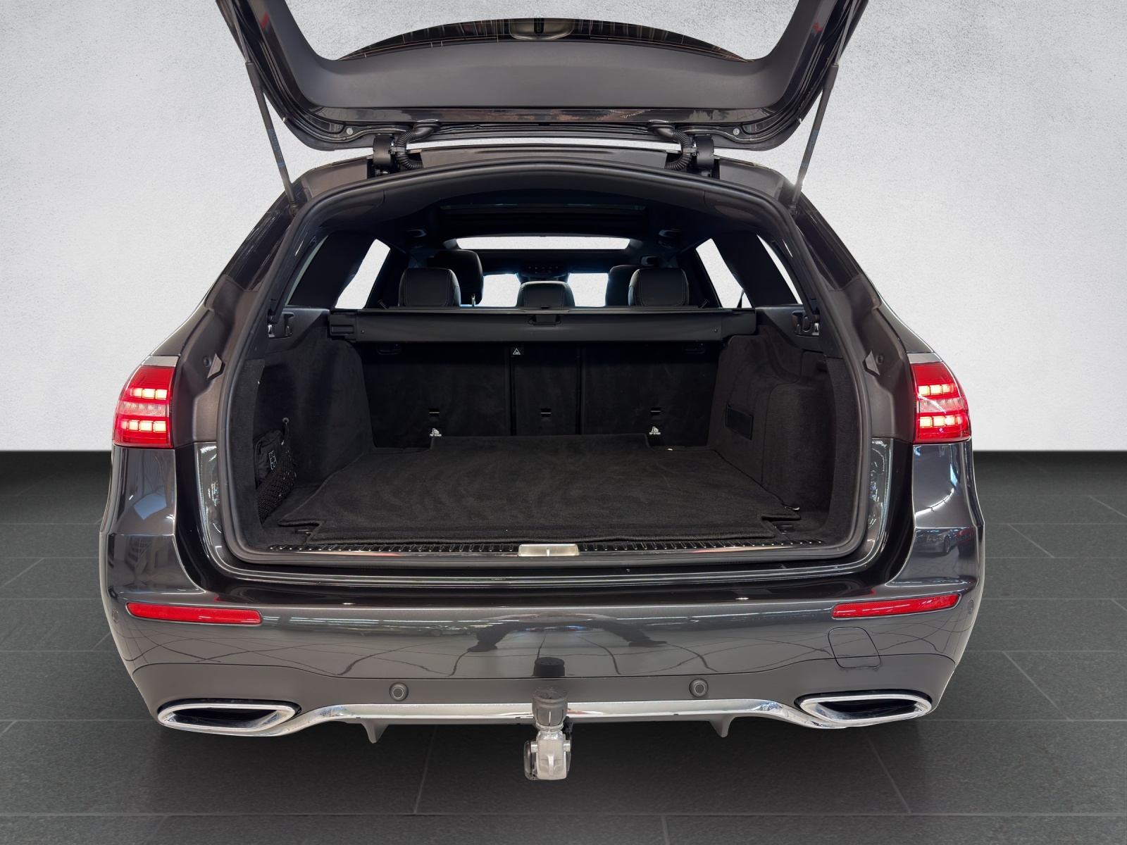 MERCEDES-BENZ E 220 d T 4M AMG Line Swiss Star - 17