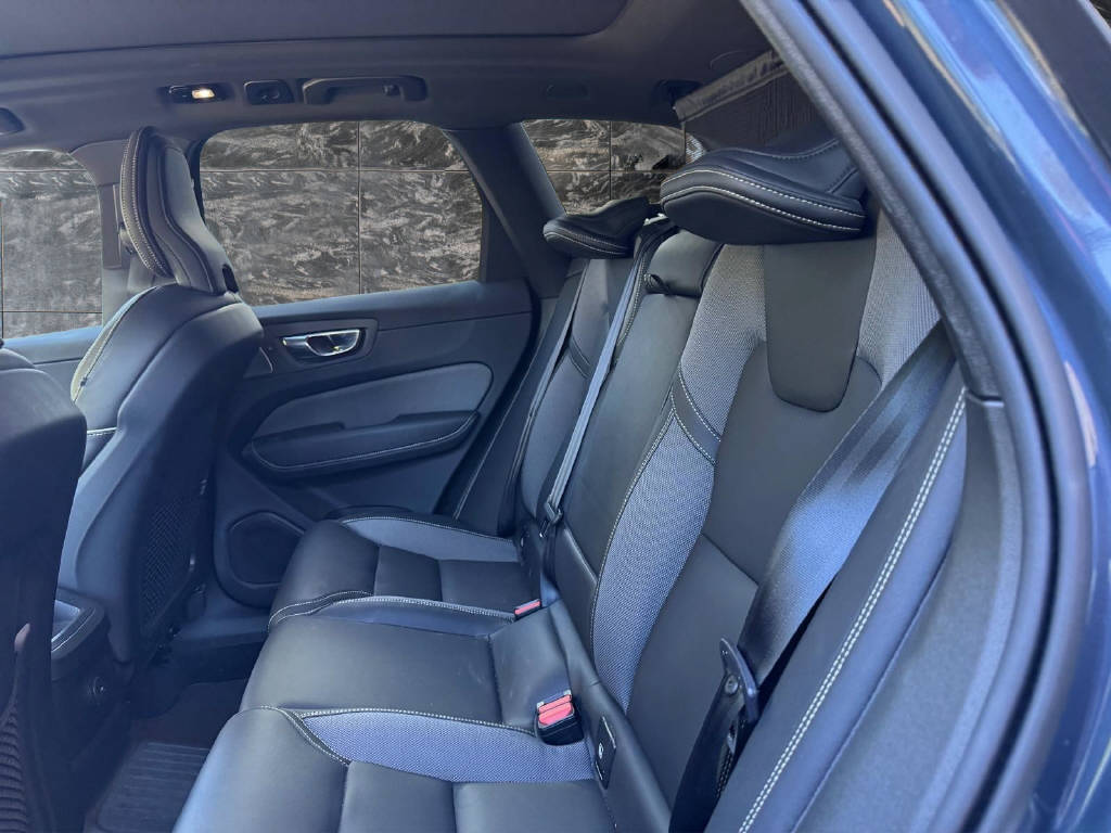 VOLVO XC60 2.0 T8 TE R-Design eAWD - 5