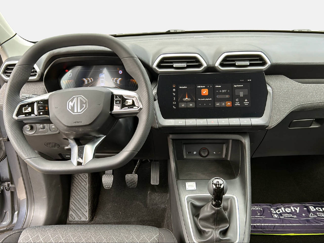 MG ZS 1.5 Standard - 12