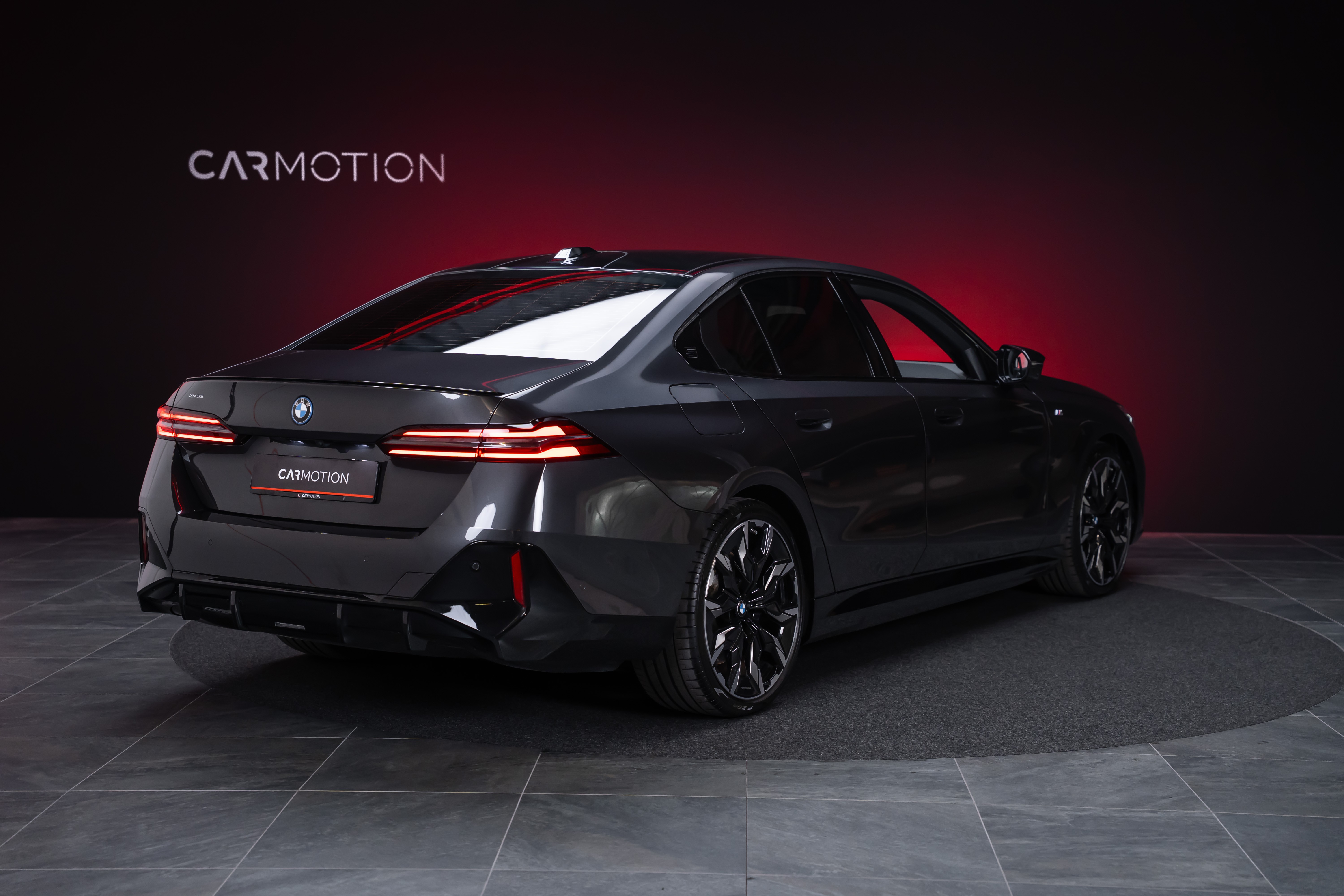 i5 M60 xDrive M Sport Pro / CH-Fahrzeug /Iconic Glow / Panorama-Glasdach