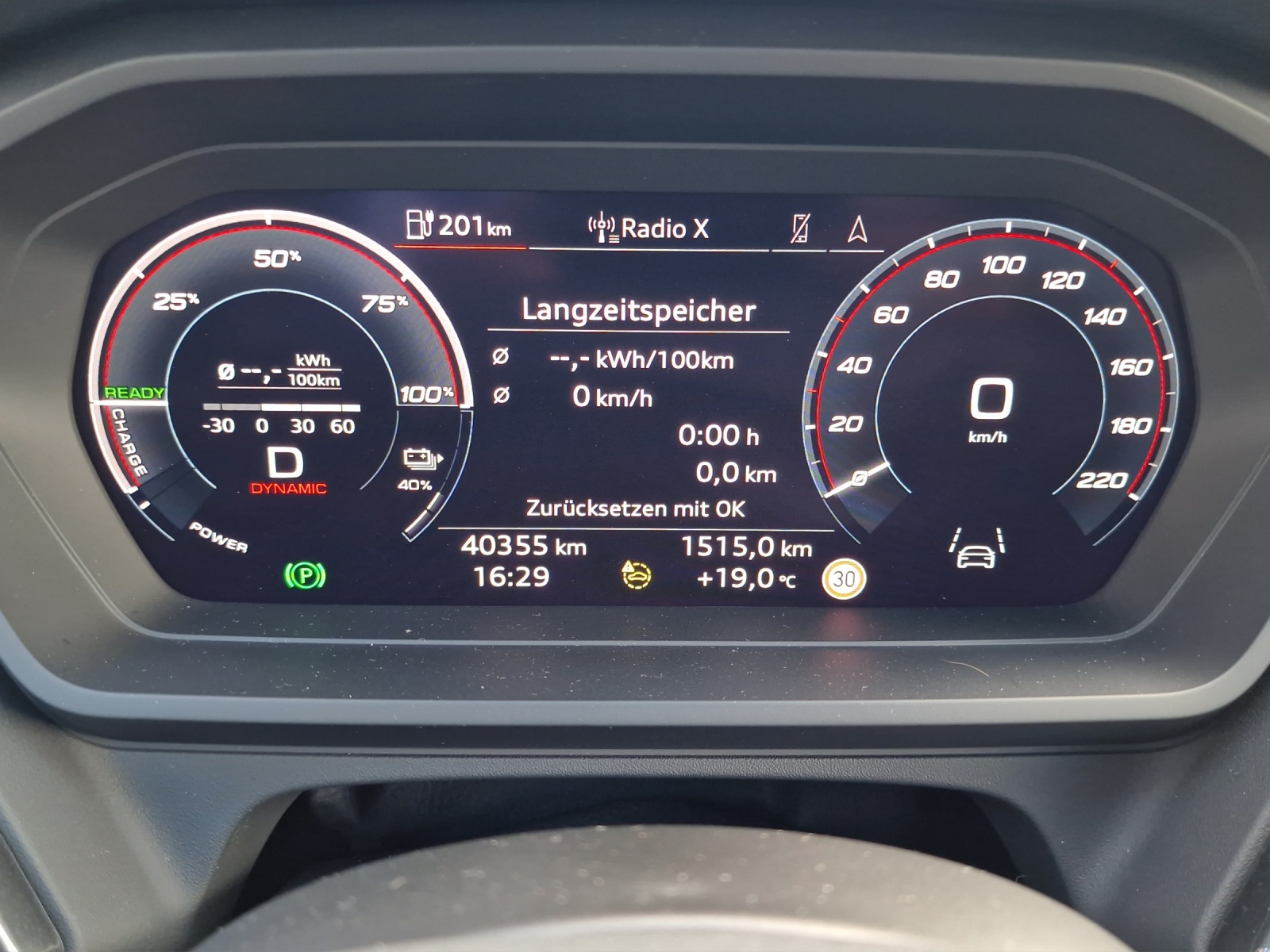 AUDI Q4 e-tron 40 - 9