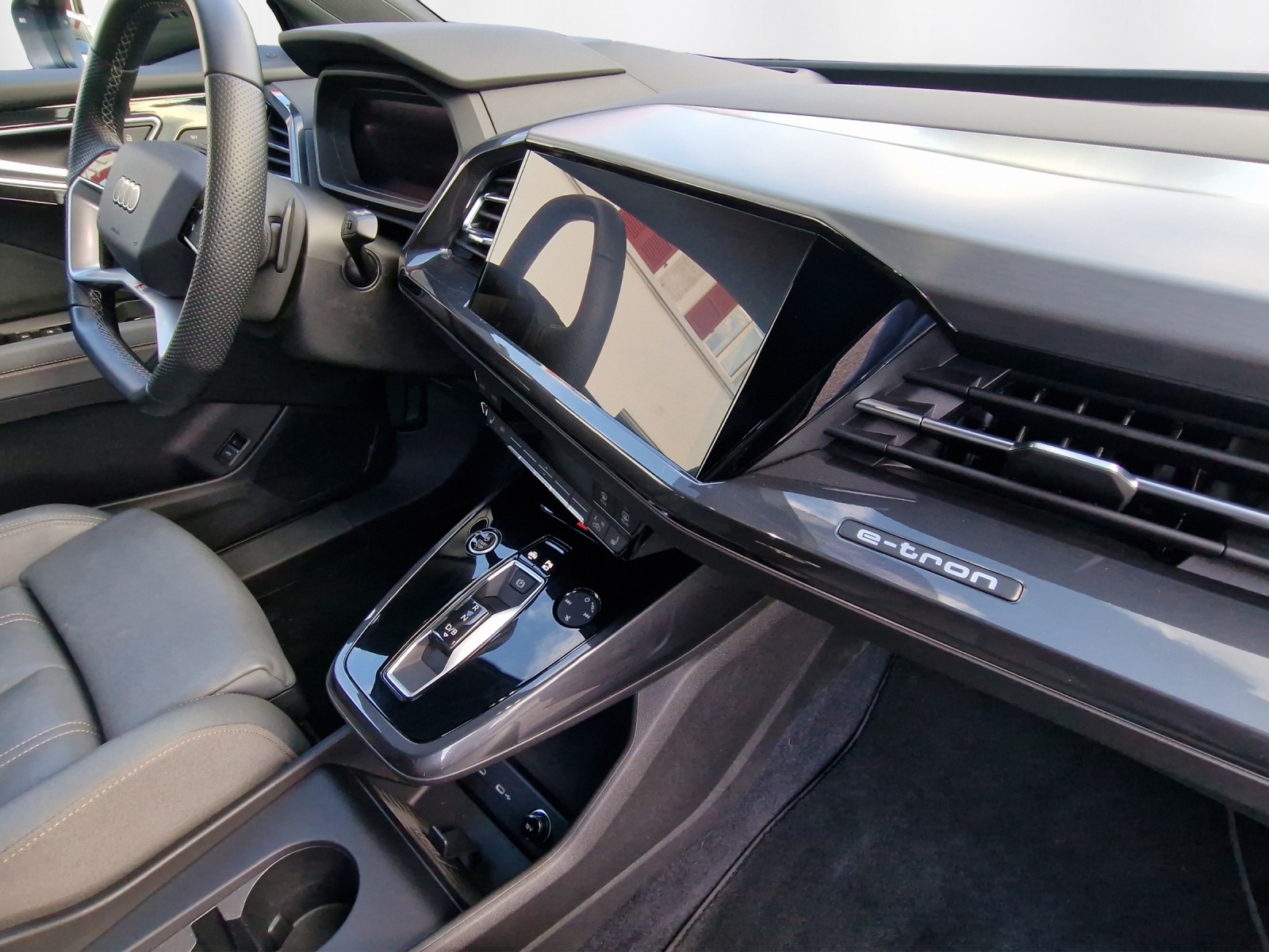 AUDI Q4 e-tron 40 - 16