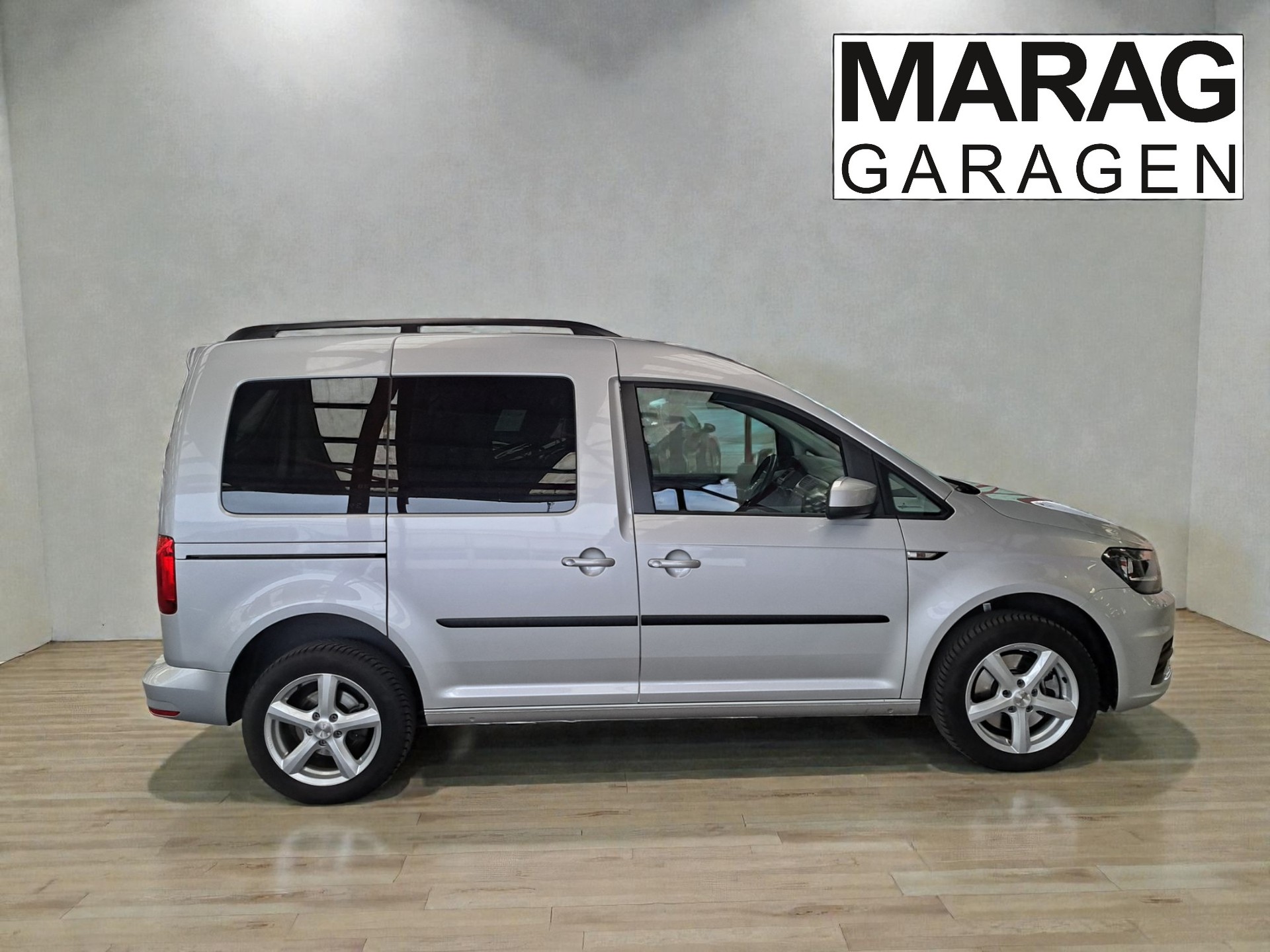 VW Caddy 1.4 TSI Trendline DSG - 5