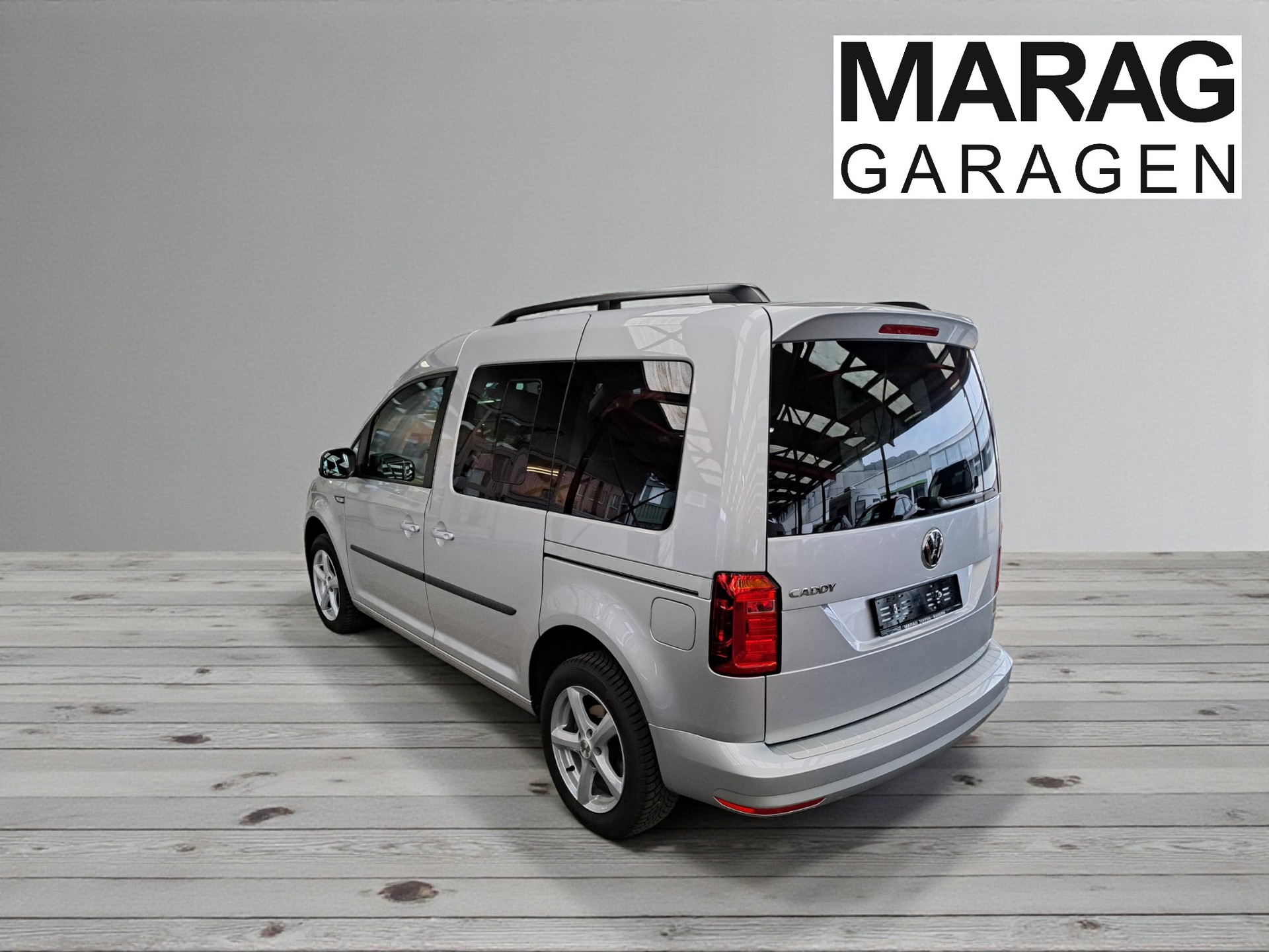 VW Caddy 1.4 TSI Trendline DSG - 11