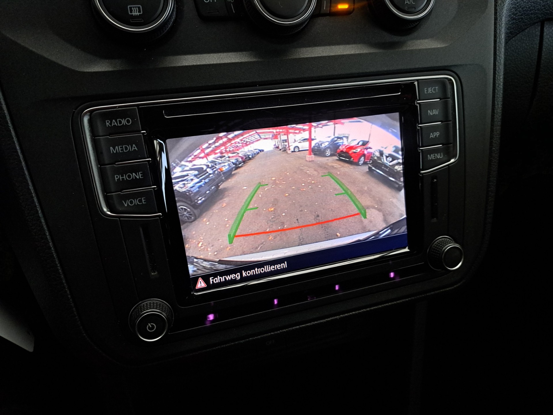 VW Caddy 1.4 TSI Trendline DSG - 15