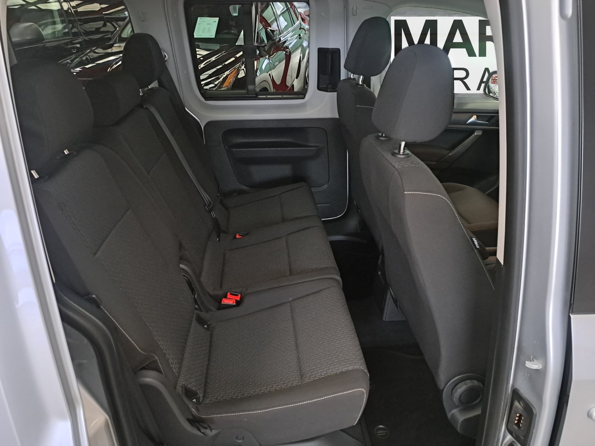 VW Caddy 1.4 TSI Trendline DSG - 8