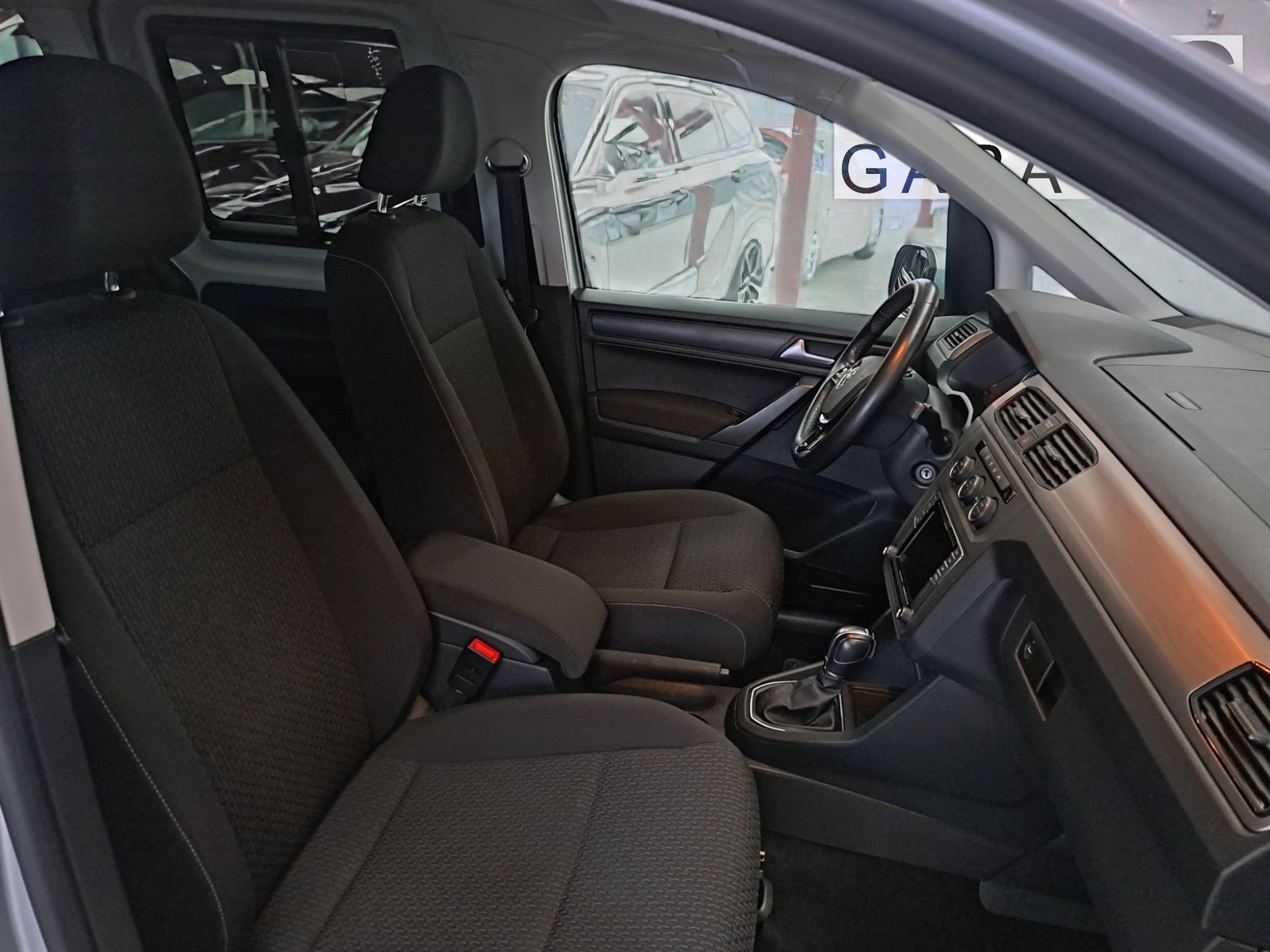 VW Caddy 1.4 TSI Trendline DSG - 7