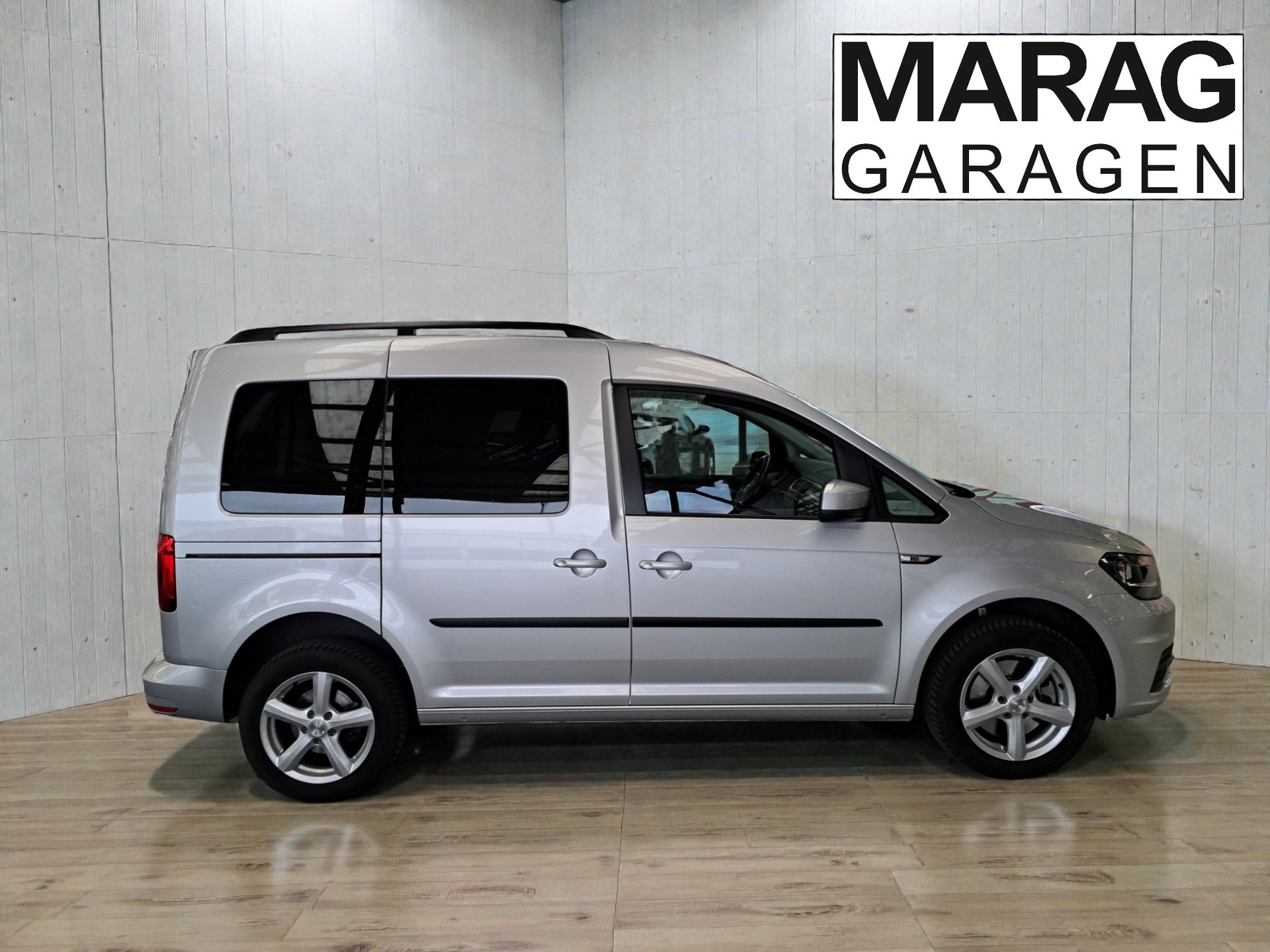 VW Caddy 1.4 TSI Trendline DSG - 4