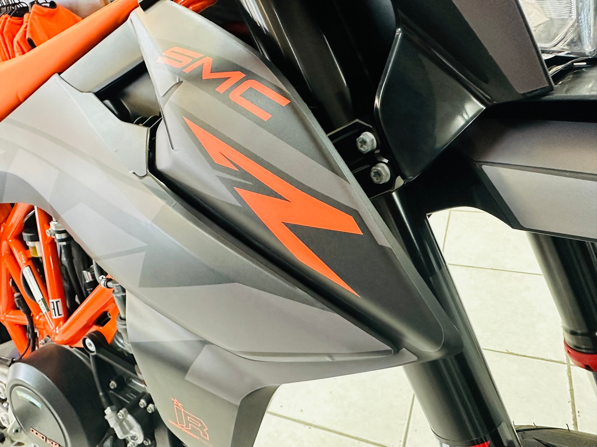 KTM 690 SMC R ABS (35 kW) - 9