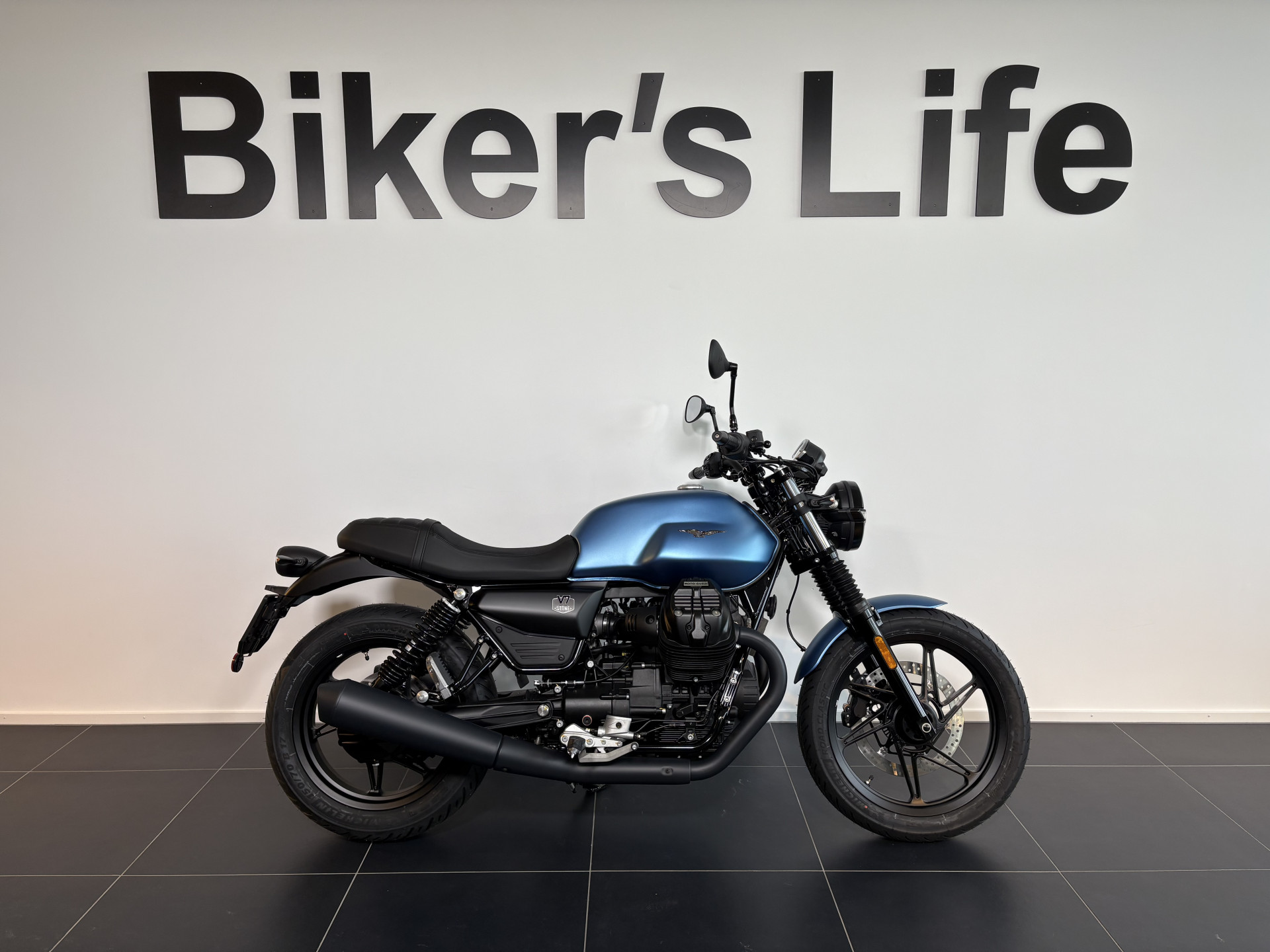 MOTO GUZZI V7 850 Stone