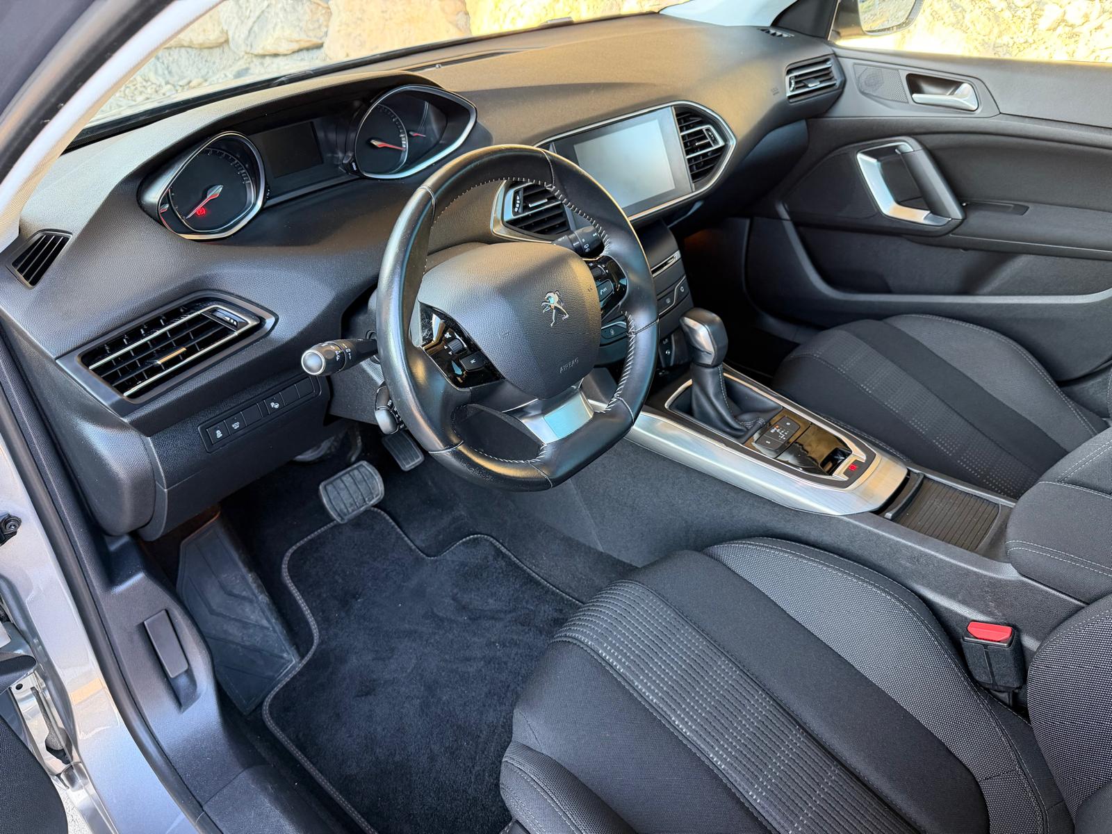 PEUGEOT 308 SW 1.2 THP Style Automatic - 7