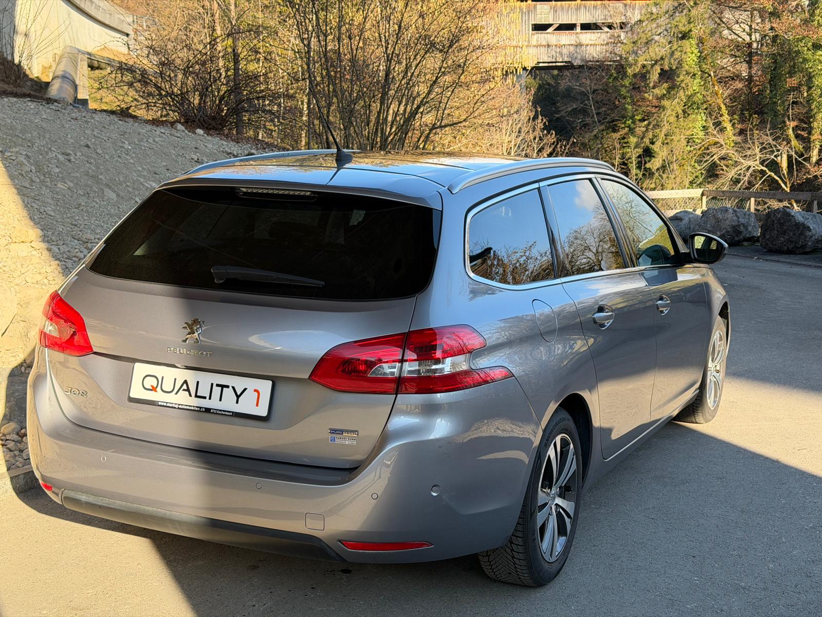 PEUGEOT 308 SW 1.2 THP Style Automatic - 5